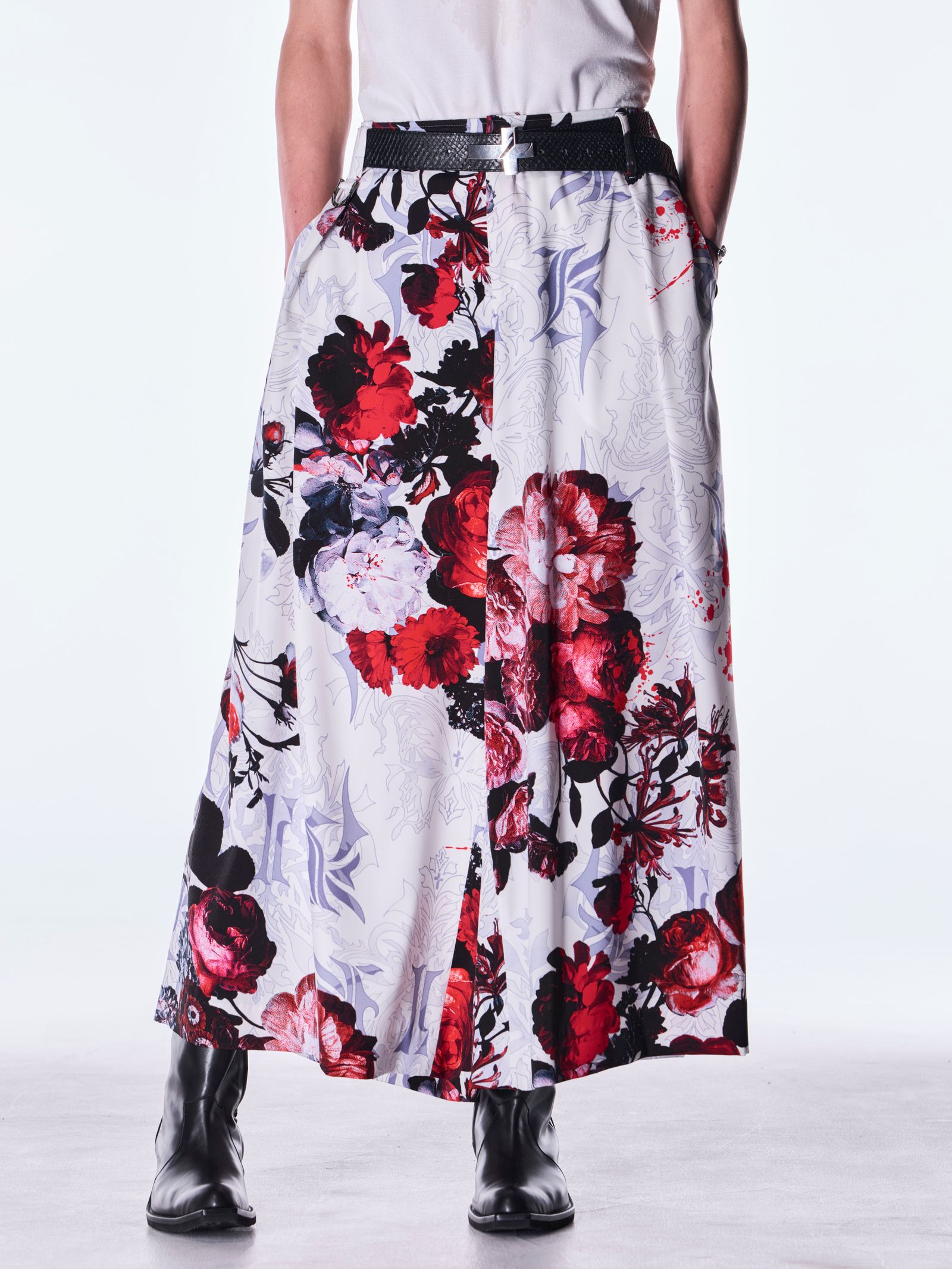 【予約品 6月29日(月) 締切】Goth Flora Suede Satin Wide Tuck Slacks / ワイドタックスラックス / ホワイト