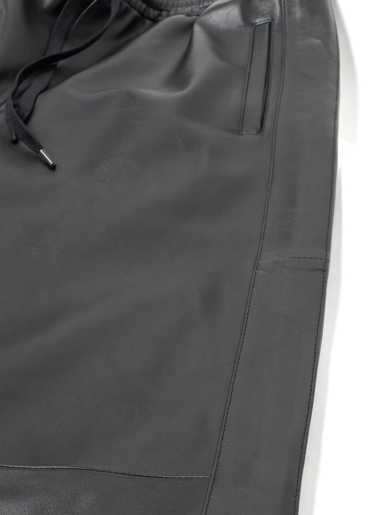 【予約品 9月27日(日) 締切】スペイン エントレフィーノ ラム トラックワイドパンツ / LIVITY/ BLACK