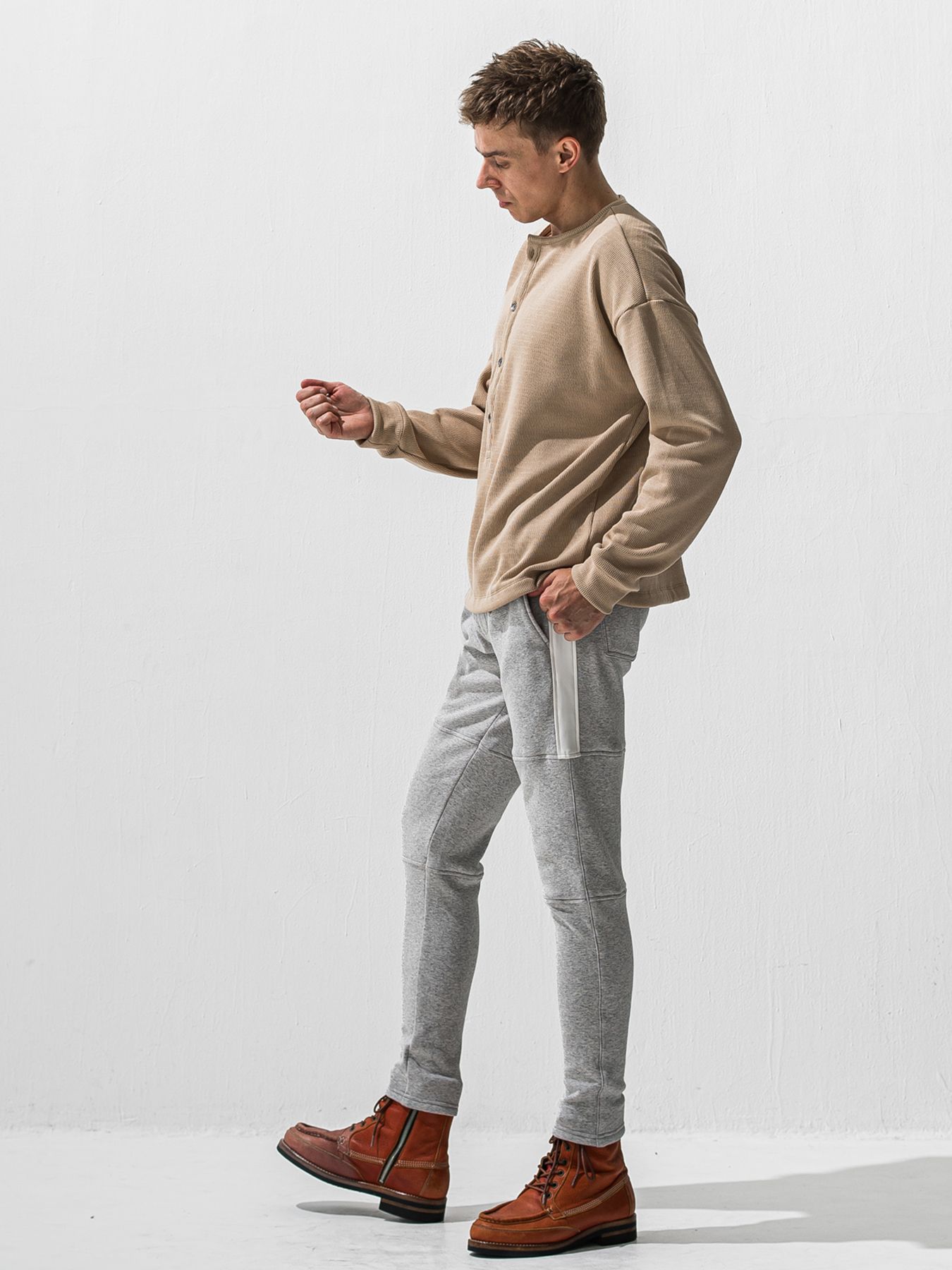 【予約品 9月6日(日) 締切】OVER HENRY VELOURS FLEECE THERMAL / 裏起毛 ハニカムサーマル オーバーサイズヘンリーネック / ブラウン