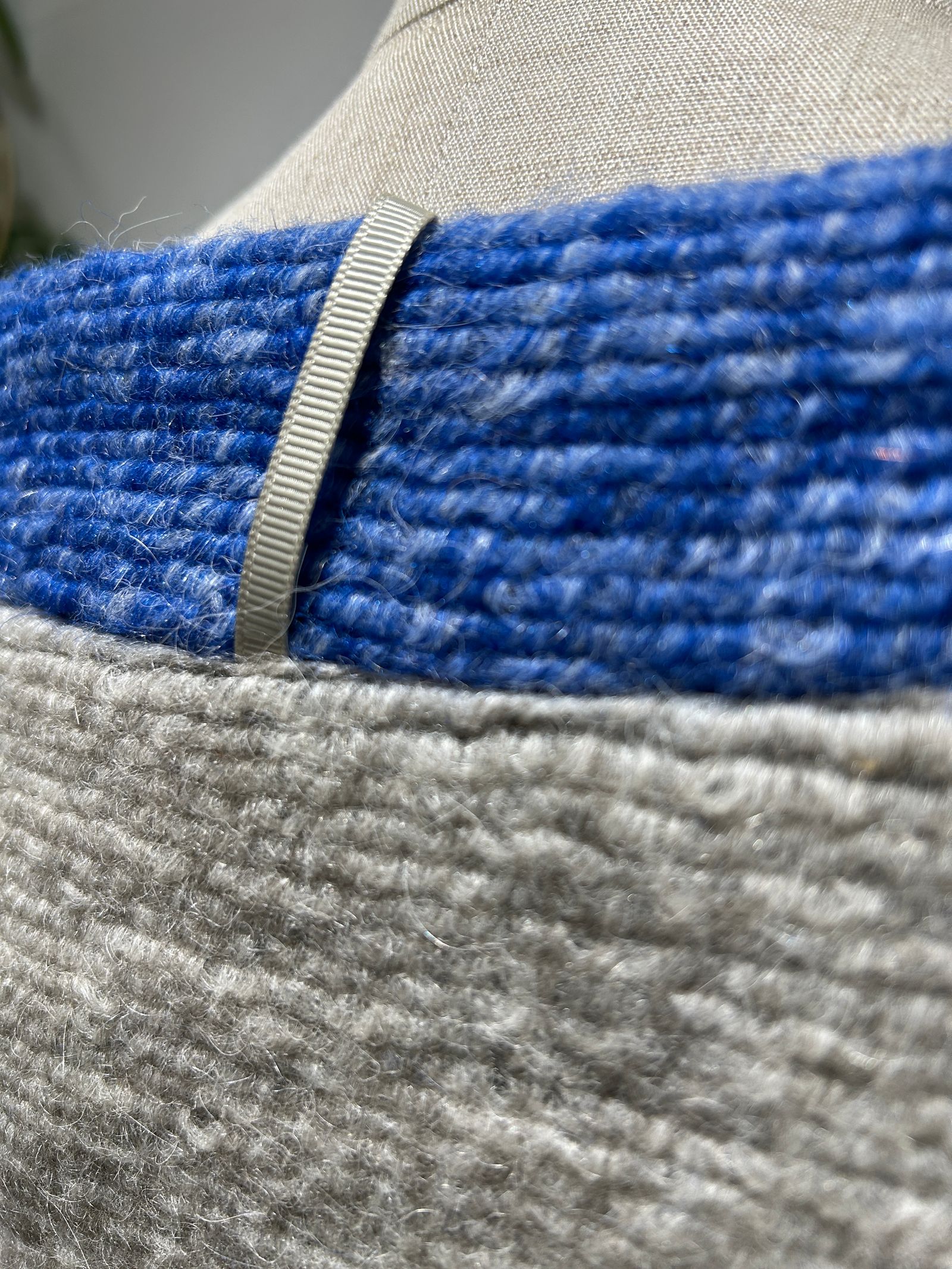 イタリア素材のカットニット切り替えボートネック【A(LeFRUDE)E】