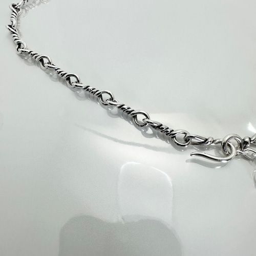 《受注生産》OPEN CROSS & TWIST CHAIN NECKLACE with PADLOCK pink silver / オープンクロス＆ツイストチェーンネックレス ウィズピンクシルバーパドロック 【GOD SIZE】 注文から3～5週間後