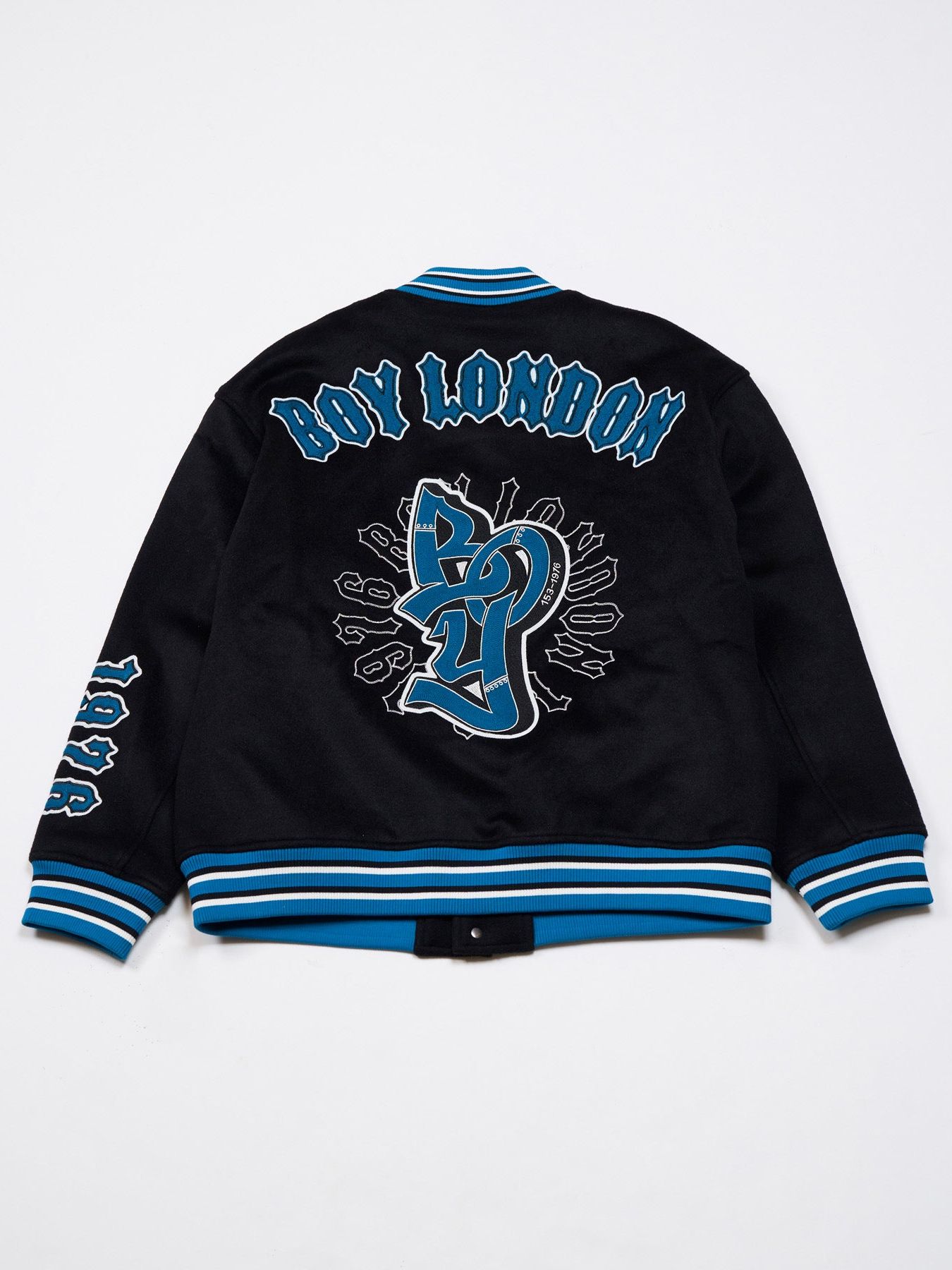 ”Love never ends" BOY LOGO STADIUM JUMPER / スタジャン / ブラック