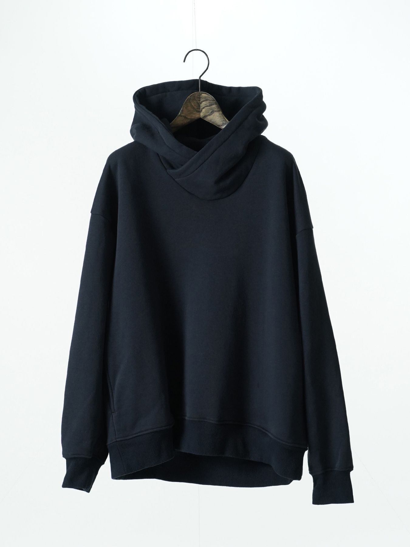 【予約品 5月27日(水) 締切】COWL-WOOLSWEATPARKA / スウェットパーカー / ネイビー