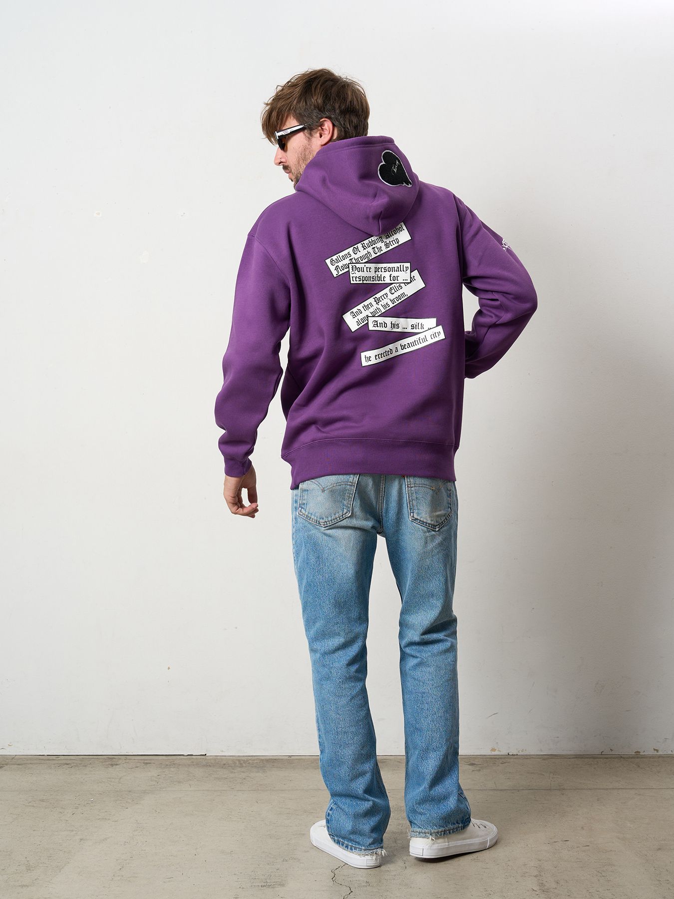 【予約品 5月8日(木) AM10時 締切】 TC裏毛起毛 リリックリボン&MUSICプリントハートサガラパッチワーク プルオーバー パーカー / パープル