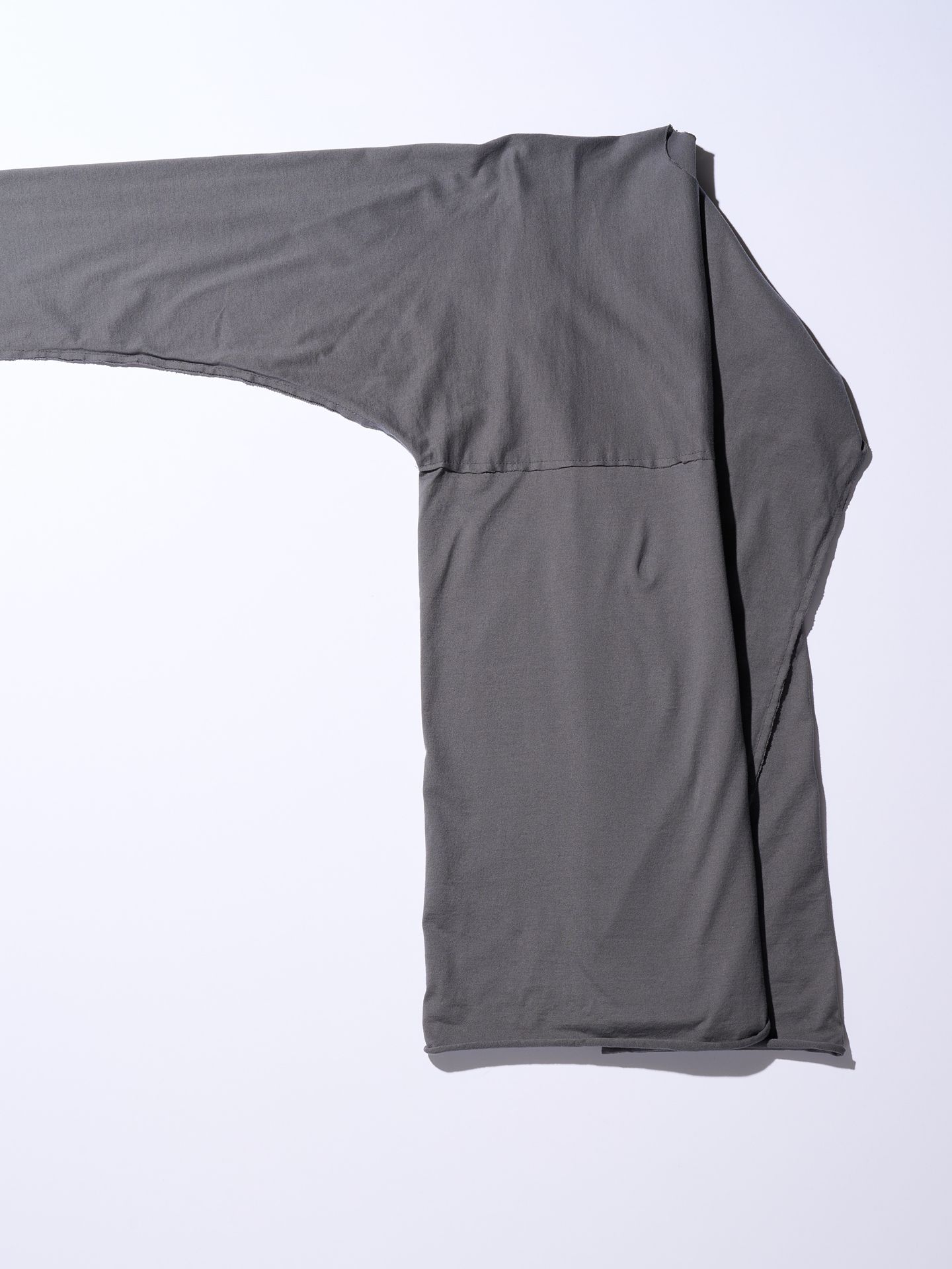 【予約品】 minimalism cut&sewn / Tシャツ / ダークグレー