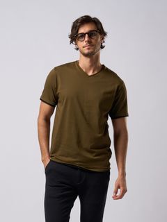SCULPTOR 光沢VネックTシャツ ベージュ ☺︎ ・ SCULPTOR 21FW 秋の新作😚 ZOZOTOWNで買えるよん