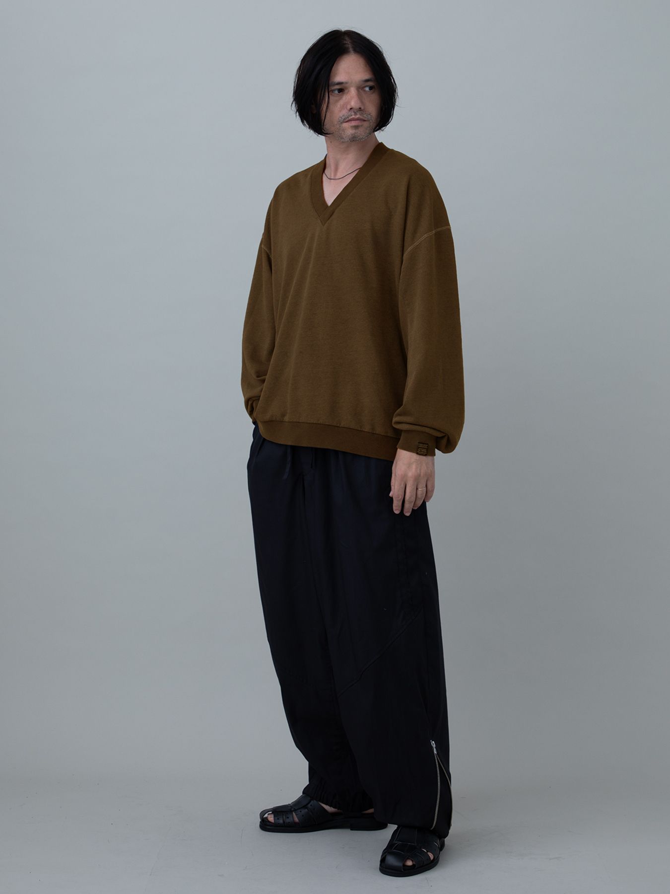【予約品 10月26日(日) 締切】3DSWEAT / Vネックスウェット / D.SAND