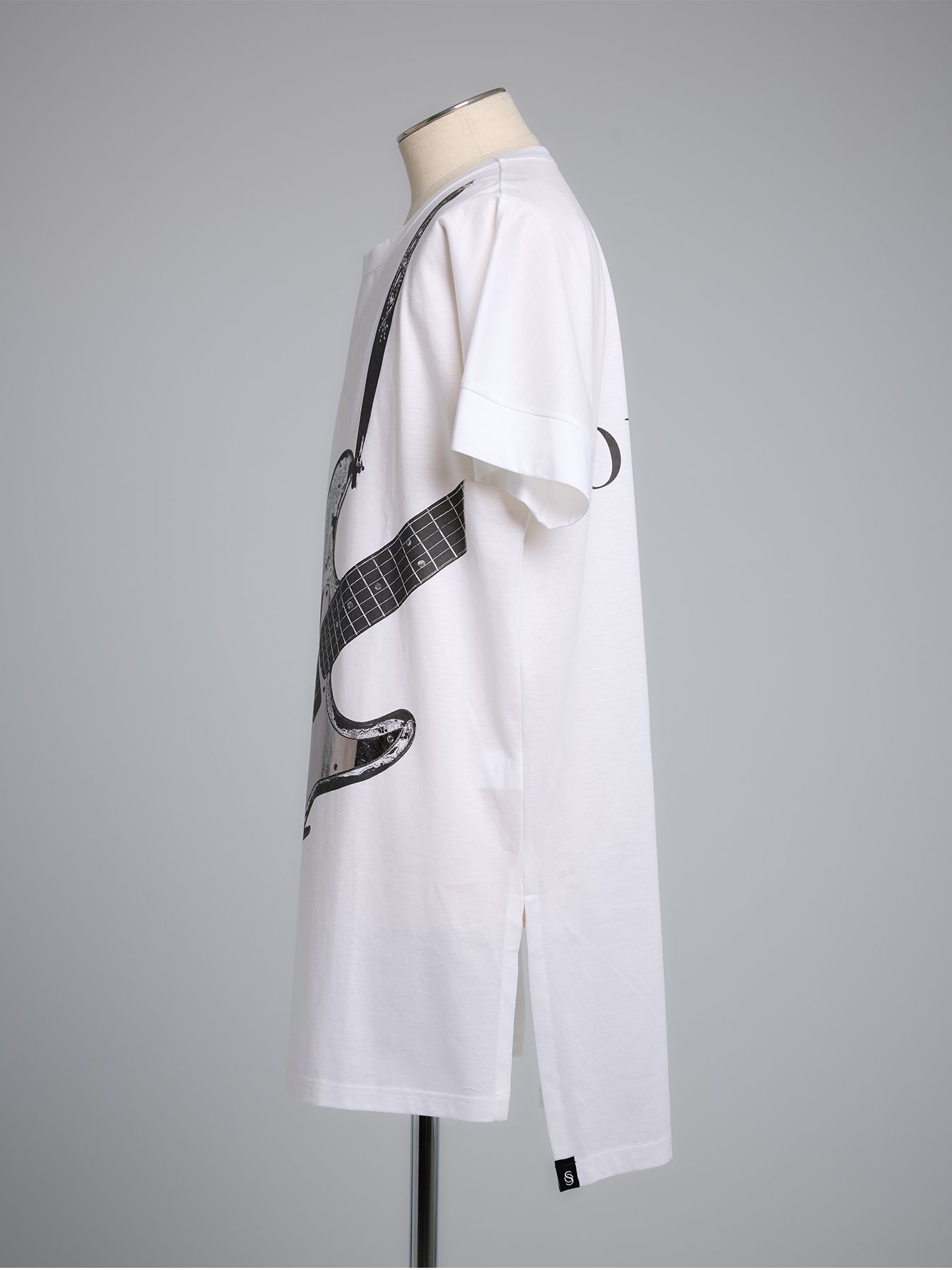 【予約品 】Dolman T-Shirt / ギタープリント ドルマンTシャツ / ホワイト×箔プリント