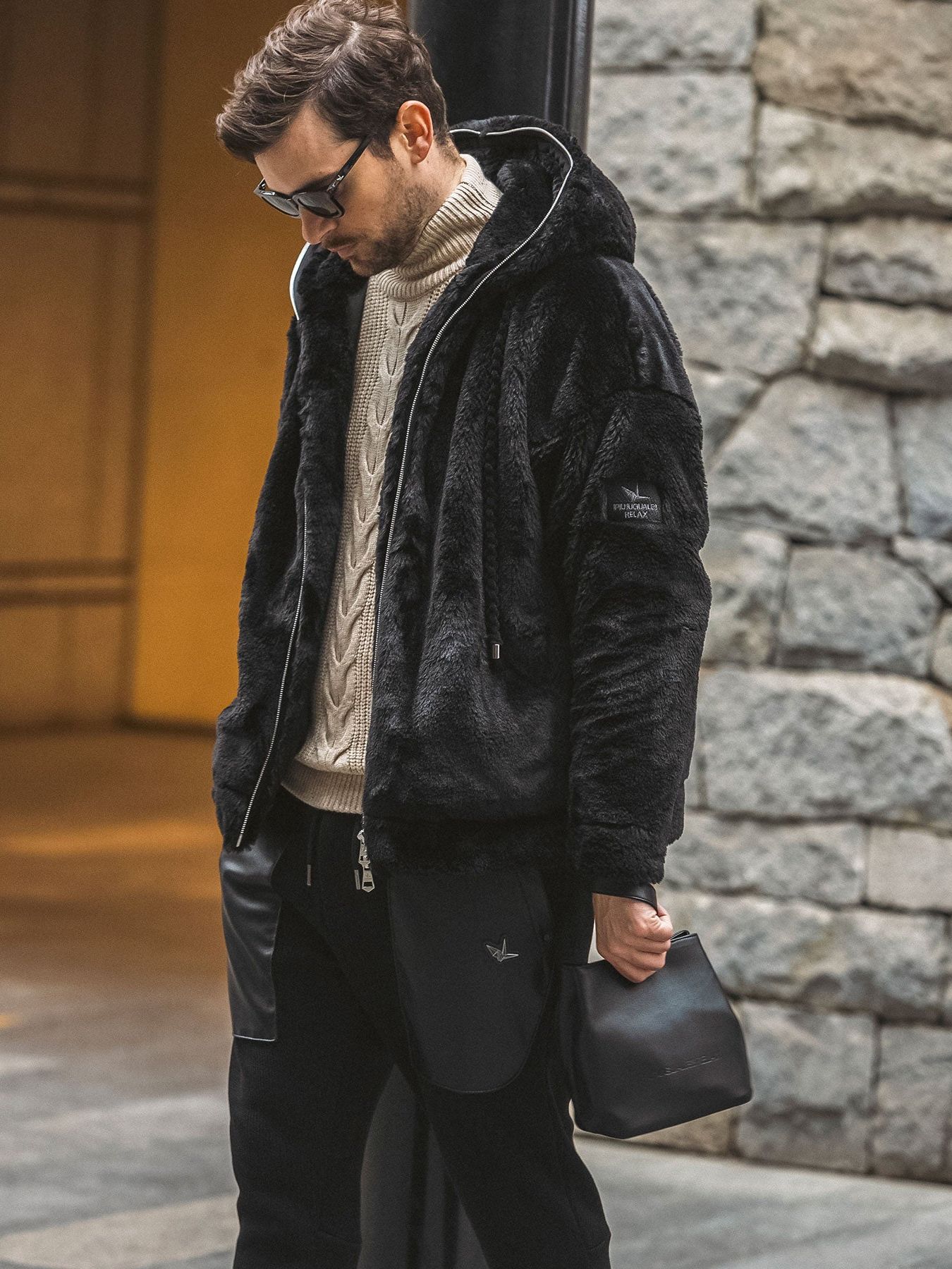 PU LEATHER MINIMALIST KINCHAKU / シンセティックレザーミニバック / ブラック