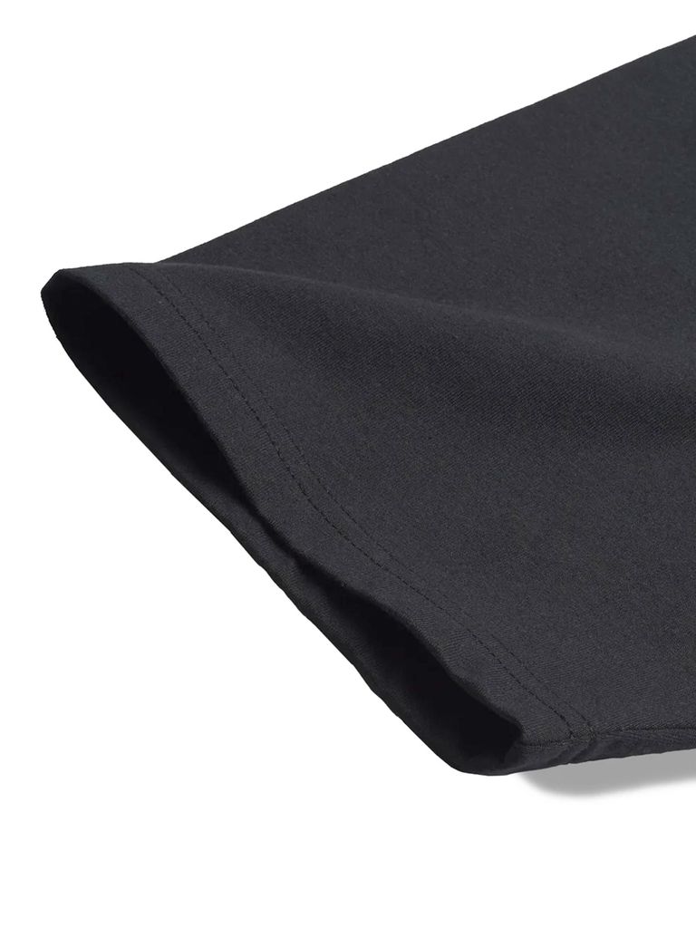 画像の商品は「ブラック」になります。