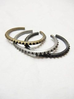 STUDS TRIPLE BANGLE スタッズトリプルバングル