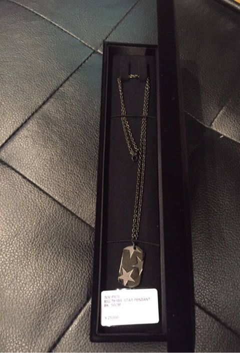 BIG THREE STAR PENDANT black matte