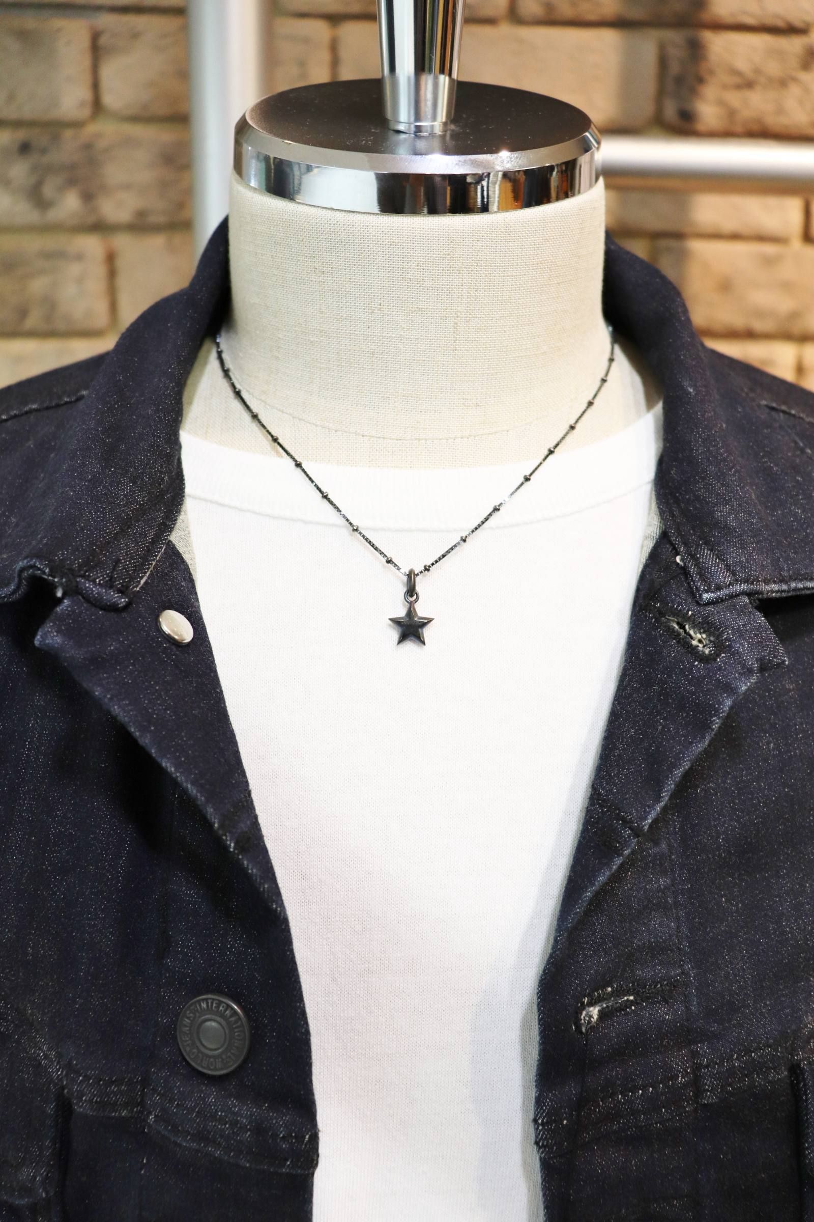 STAR CHARM PENDANT/BLACK