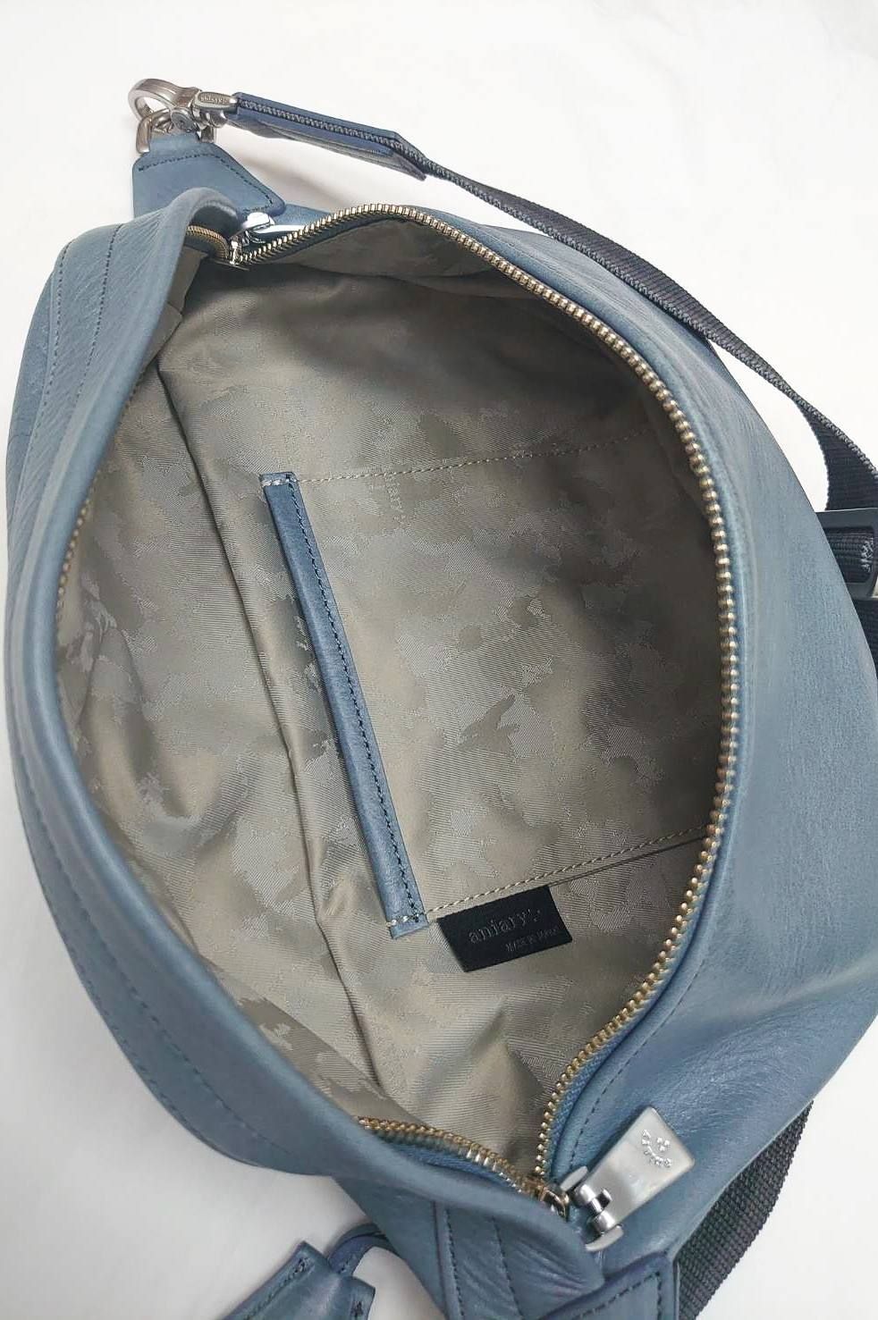 ボディバッグ  Antique Leather  Pale Blue【aniary】