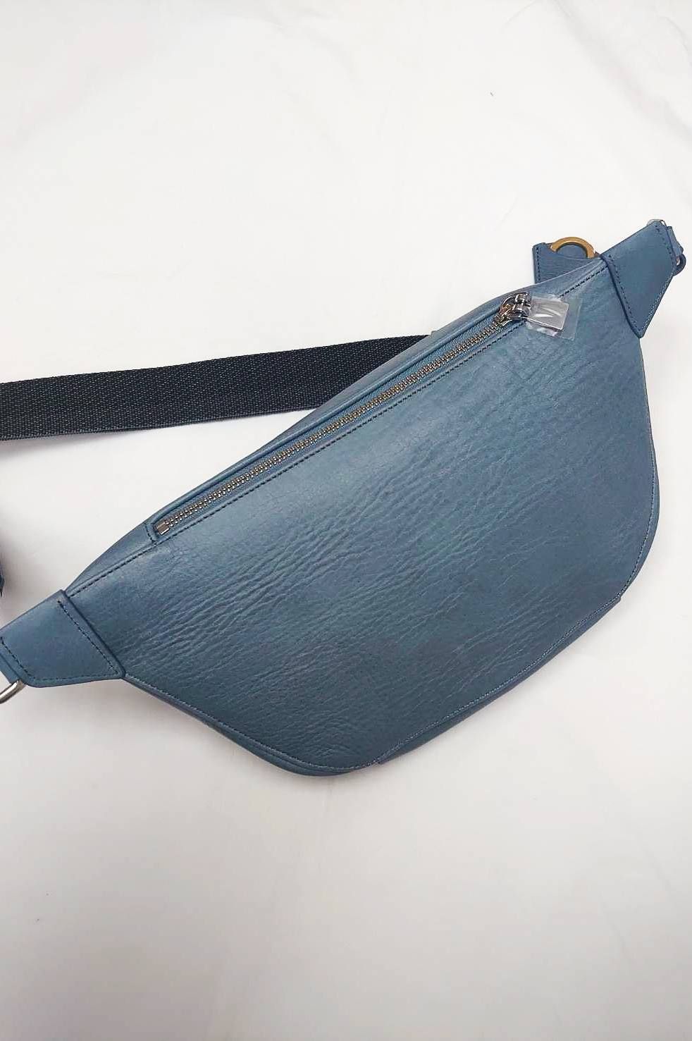 ボディバッグ  Antique Leather  Pale Blue【aniary】