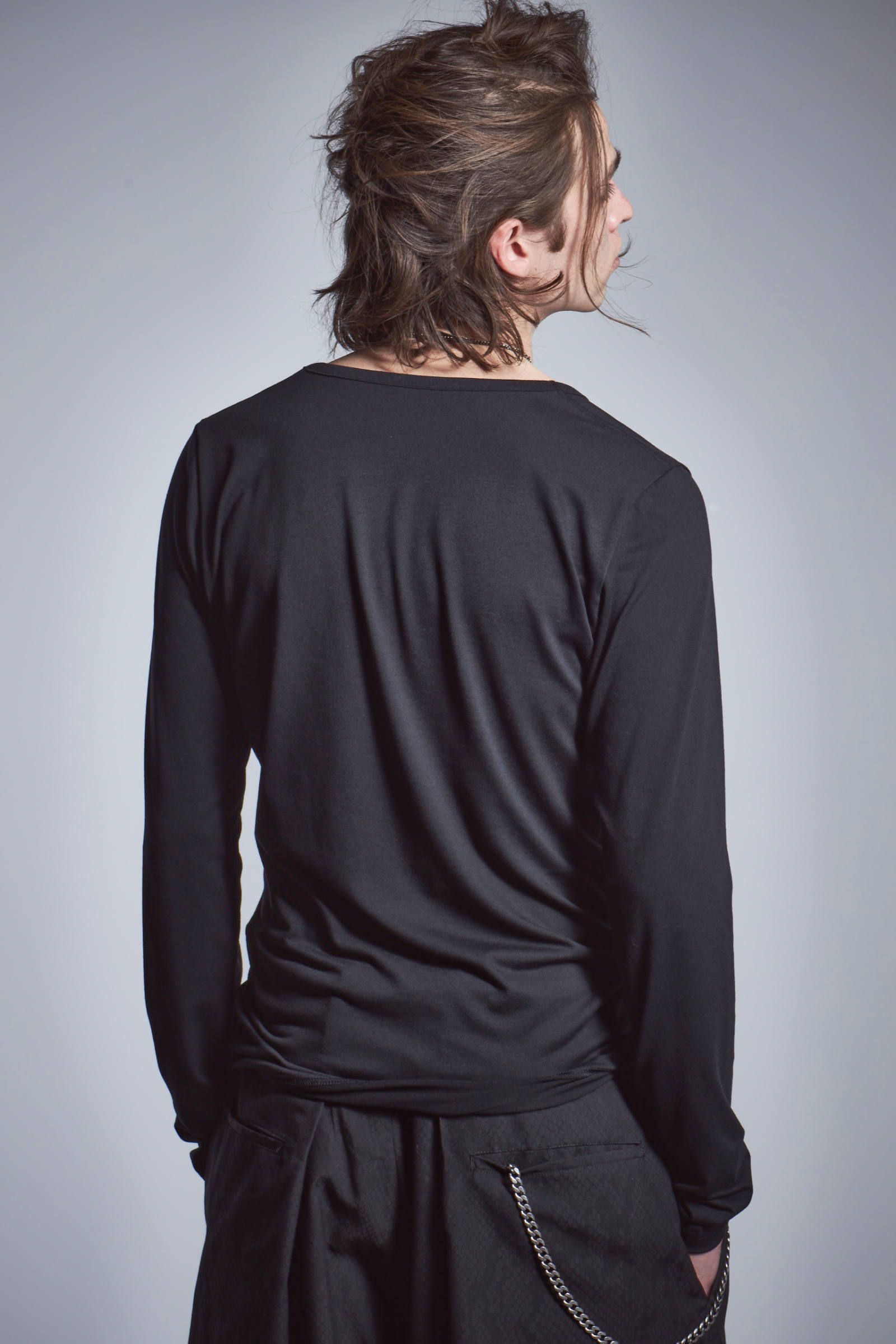 【6月入荷予定】 V Neck T-Shirts ブラック 【kiryuyrik】予約