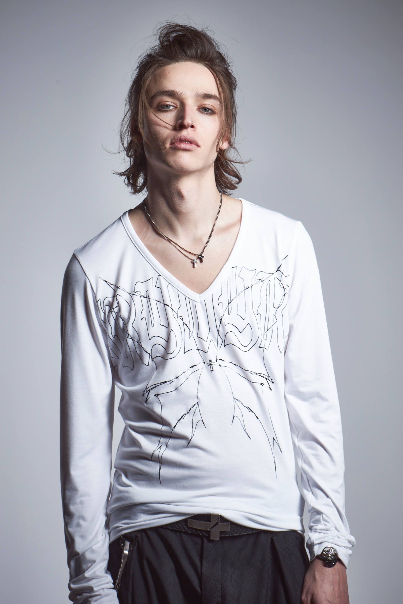 【6月入荷予定】 V Neck T-Shirts ホワイト 【kiryuyrik】予約