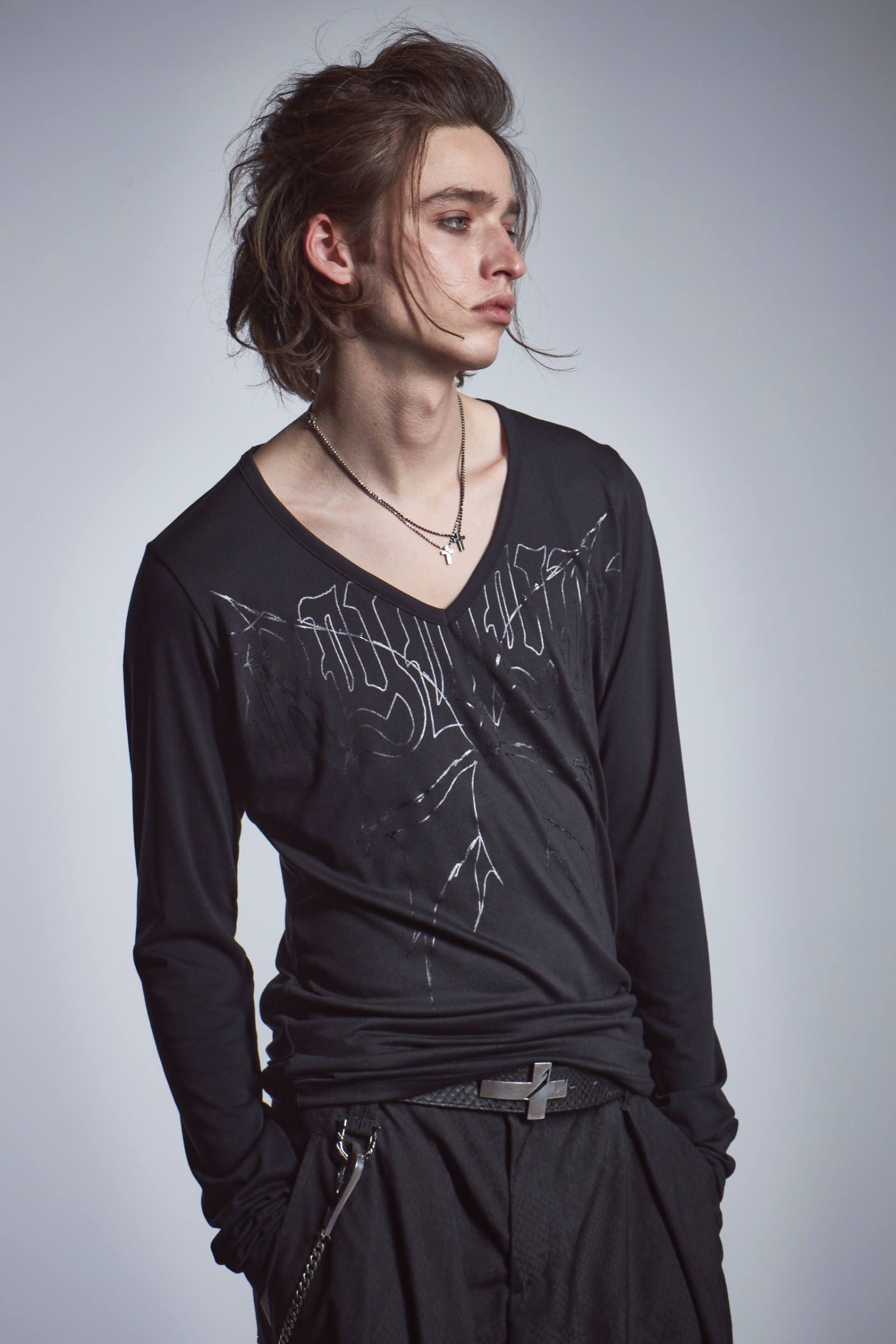 【6月入荷予定】 V Neck T-Shirts ブラック 【kiryuyrik】予約