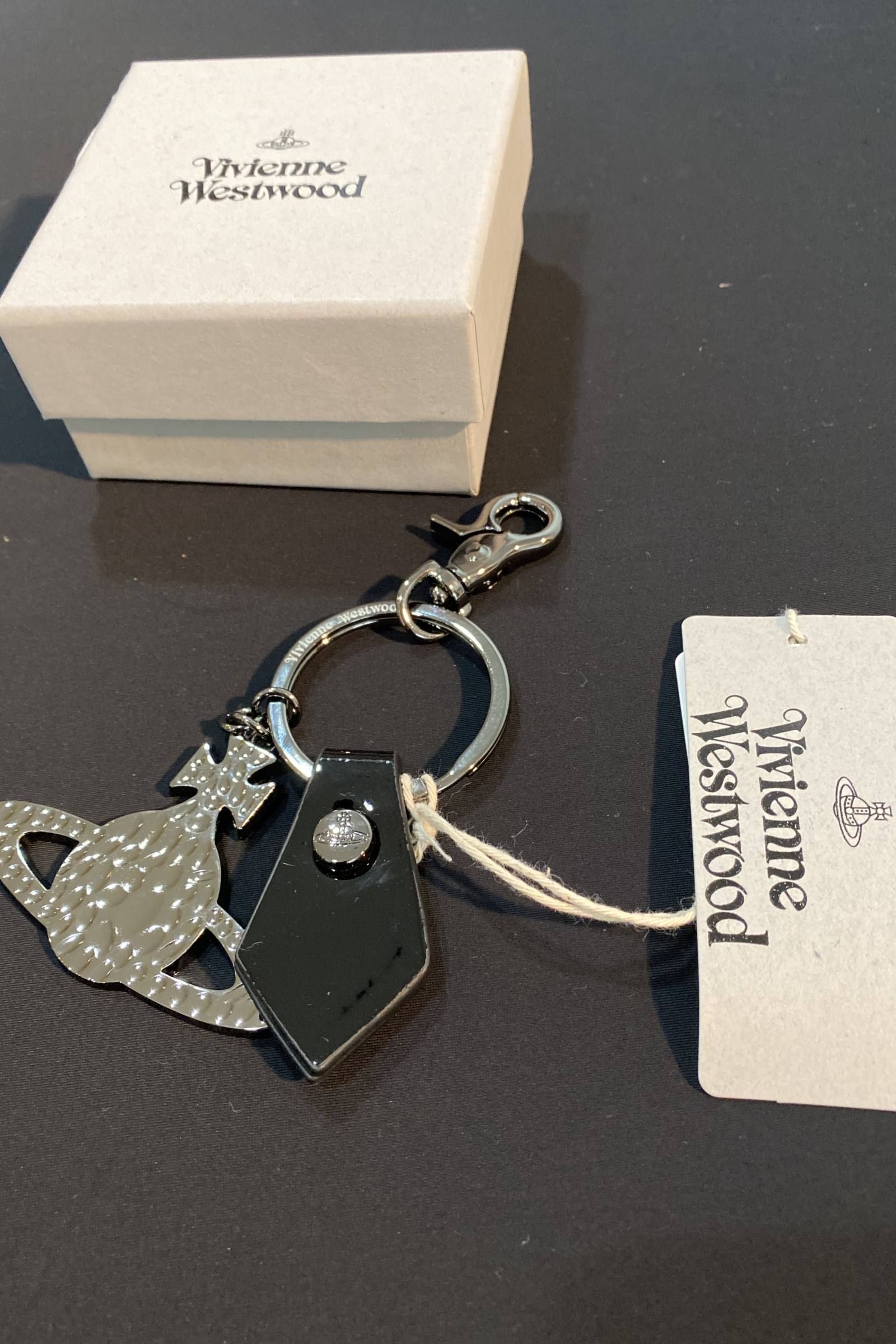 Vivienne Westwood 3D ORB キーホルダー ブラック×ガンメタル Black & Gunmetal 3D Orb Keychain by Vivienne Westwood on Sale