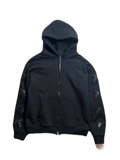 【予約品 3月9日(月) 18:00 締切】LEATHER PATCH HOODIE / レザーパッチ ジップフーディ / ブラック