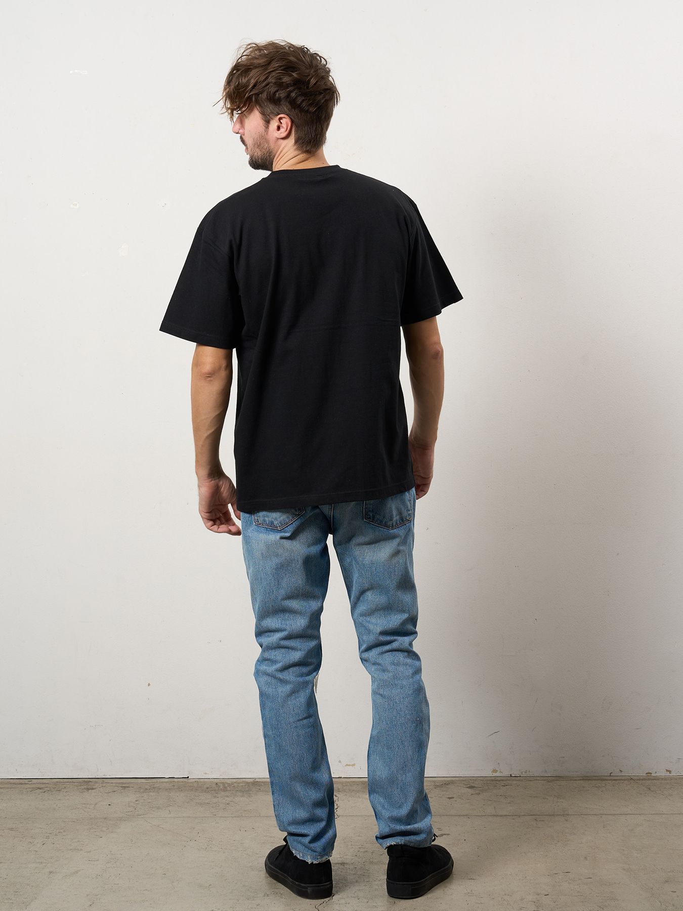 【予約品 10月16日(木) 締切】5.6ozコットン天竺 YOU'RE ON STONEDシークイン SSシャツ / ブラック