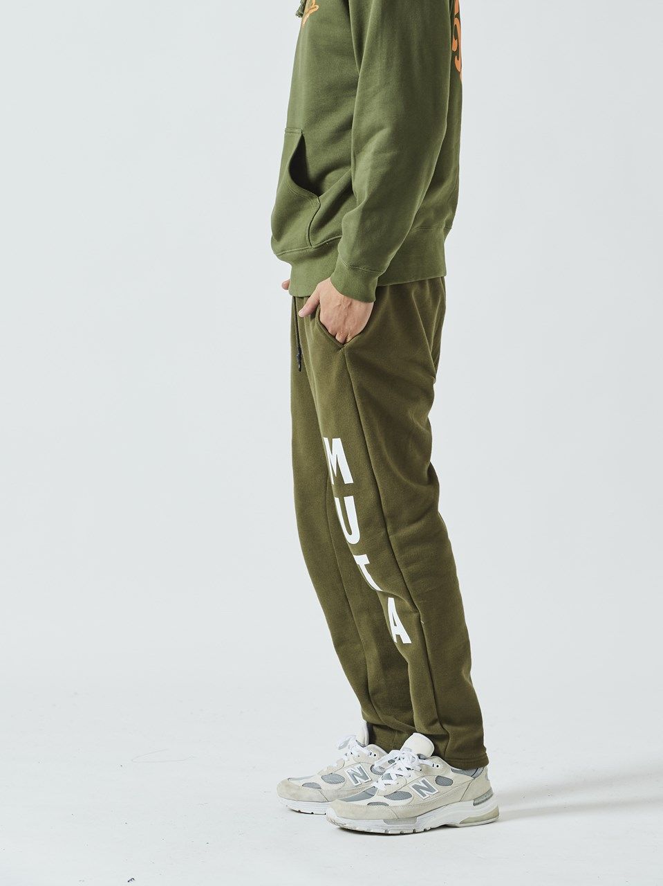 (予約品) muta Narrow Sweatpant / スウェットパンツ/ オリーブ 【Acanthus×muta】 10月上旬頃入荷予定