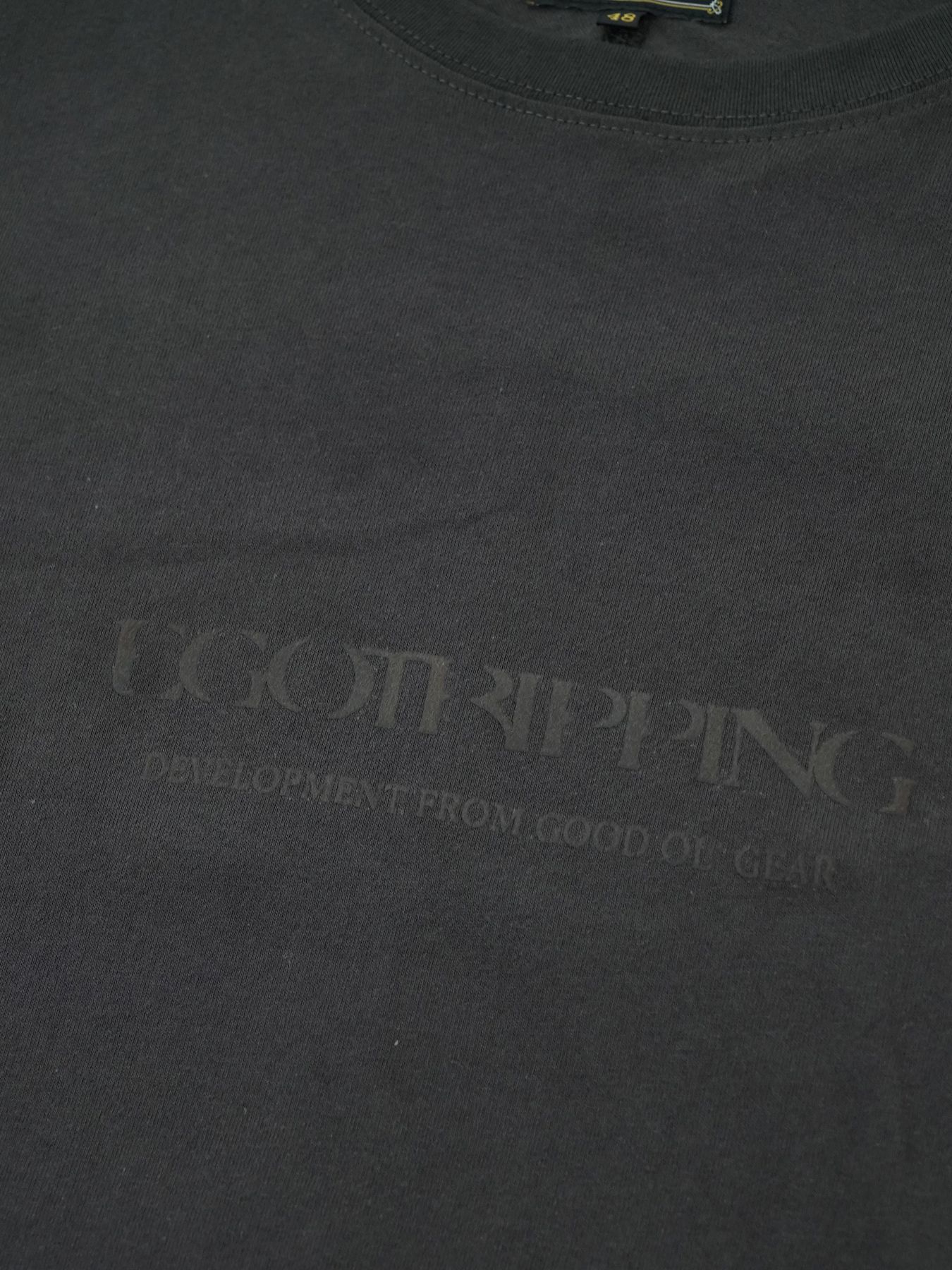 【予約品 2月1日(日) 締切】KITE TEE frocky / フロッキープリント ニットT / チャコール