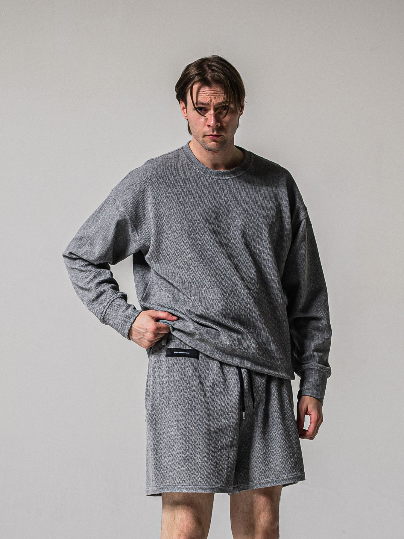 【予約品 11月16日(日) 締切】BLISTER TRAINER / ブリスターニット トレーナー  / グレー