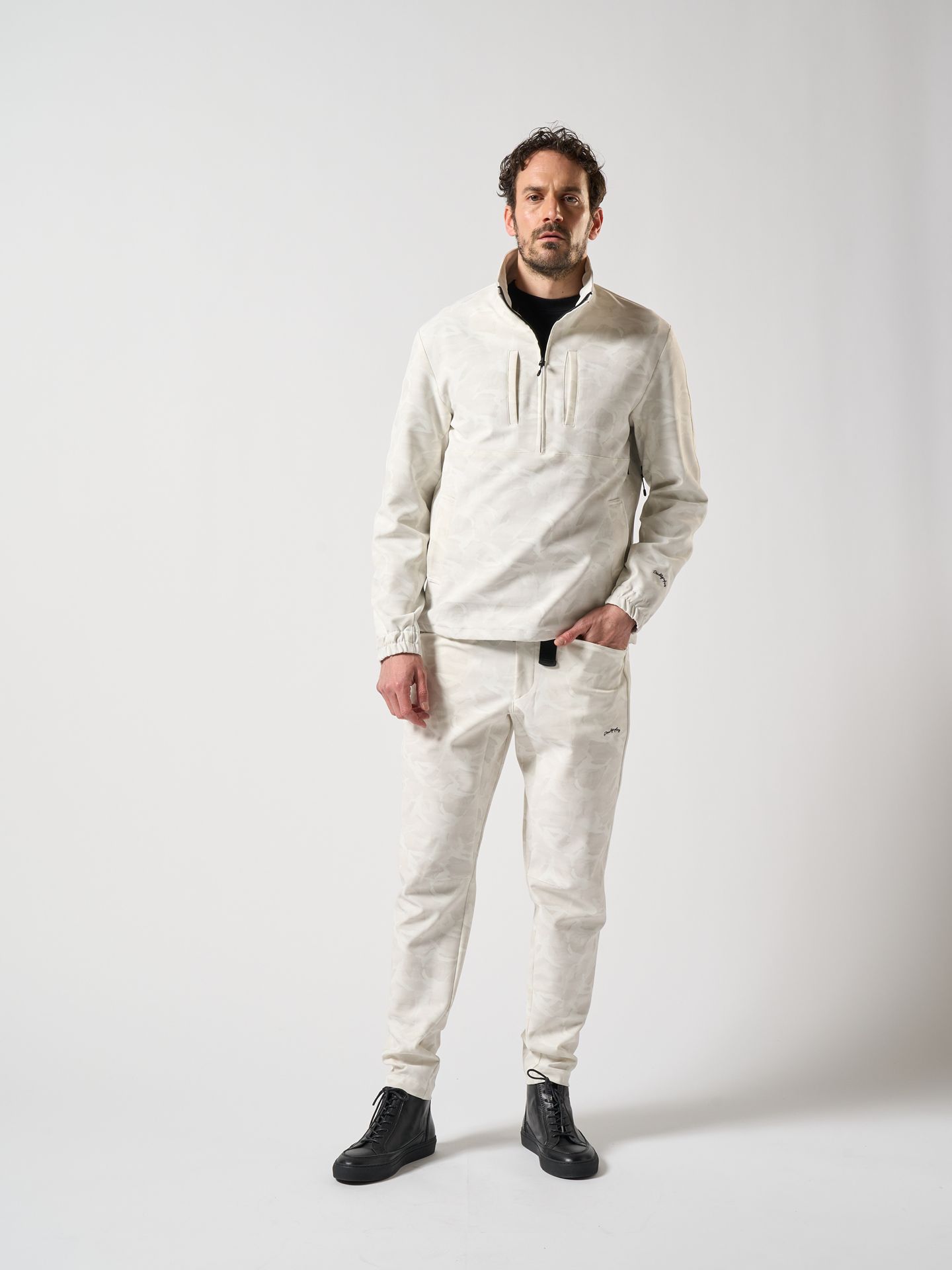 【予約品】 comfy anorak JKT / ジャケット / ホワイト・カモ
