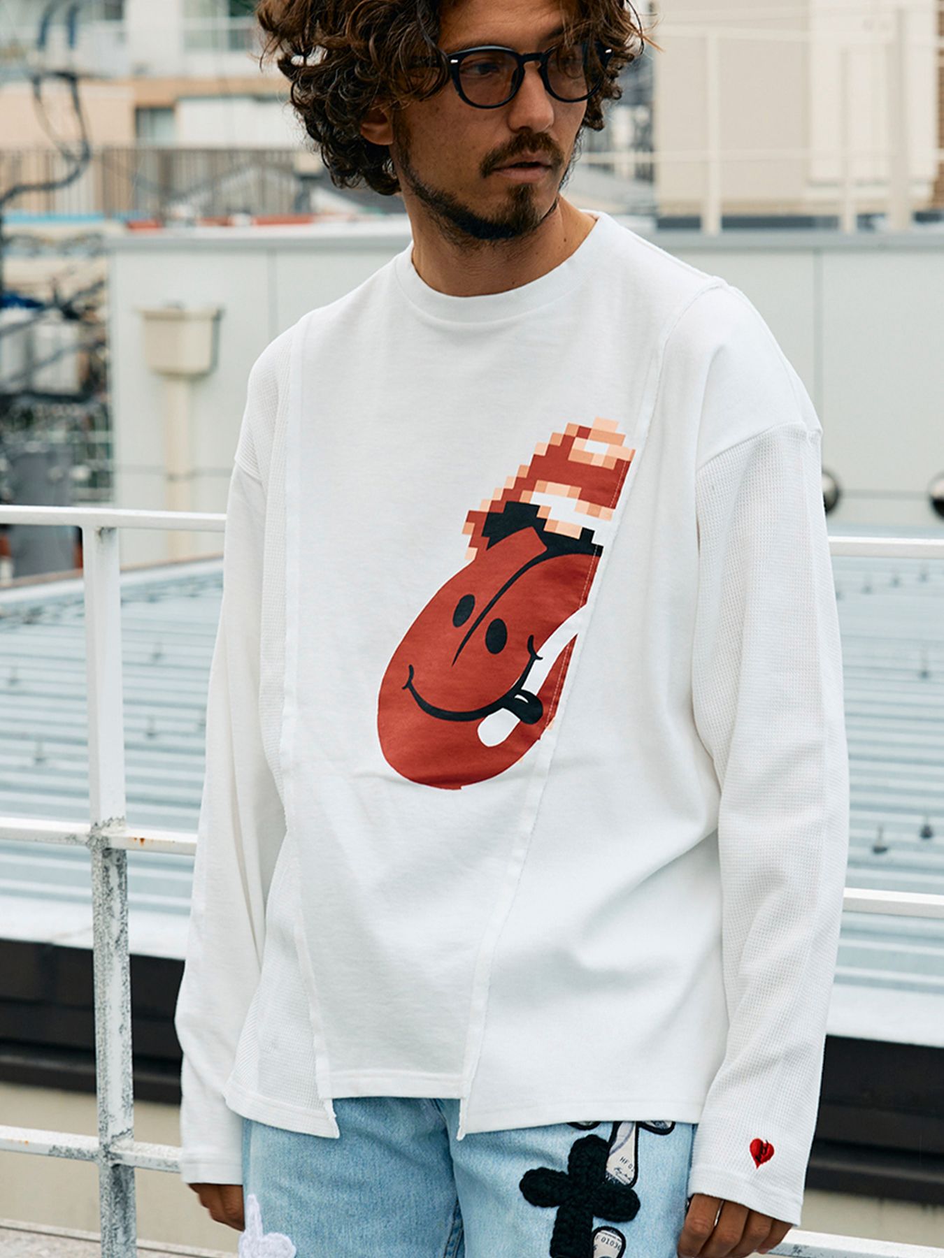 【予約品 5月8日(木) AM10時 締切】 3MIXレイヤードカットオフ モザイクプリント LS ワイドシルエットTシャツ / ホワイト