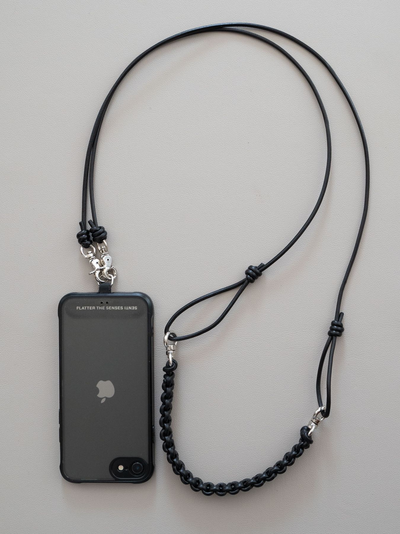 《予約品》 LEATHER BRAID MULTI STRAP / ネックストラップ / ブラック 【Iroquois.SENTI】
