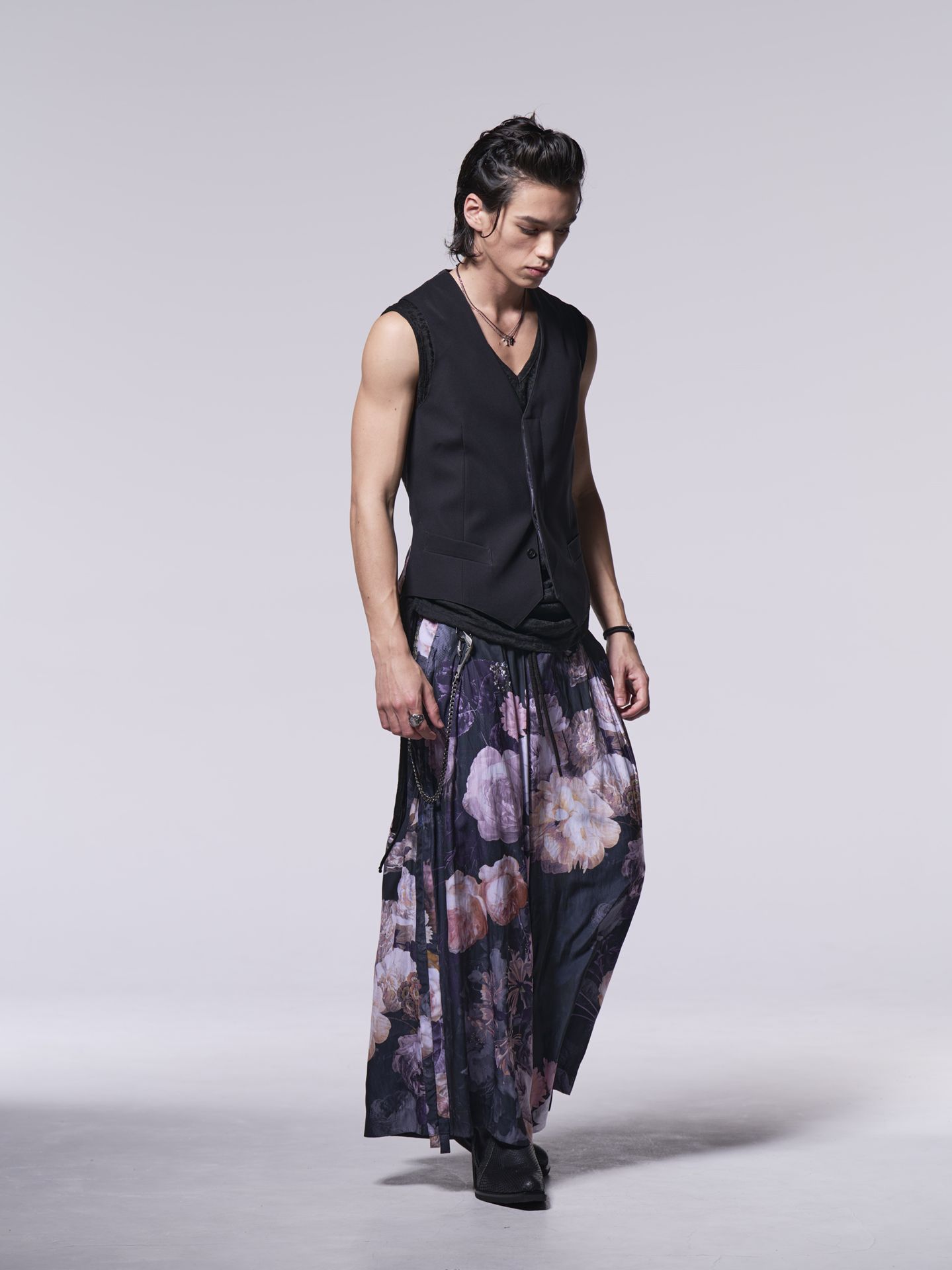《予約品》 SharringWideTuckSlacks / ワイドタックスラックス / ブラック・フローラ柄