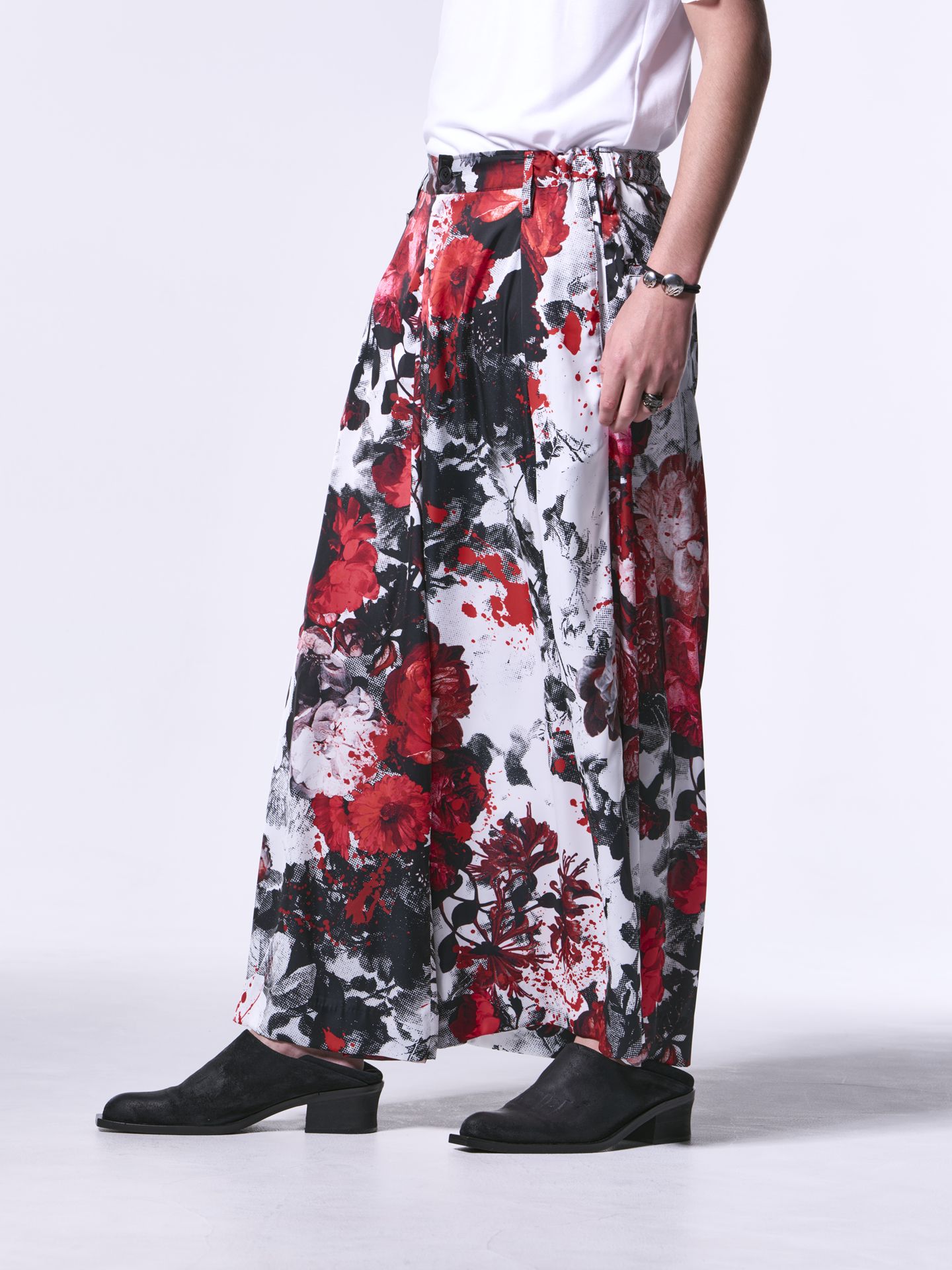 《予約品》 SlitWideTuckSlacks / スリットワイドスラックス / サテンホワイト＆レッド