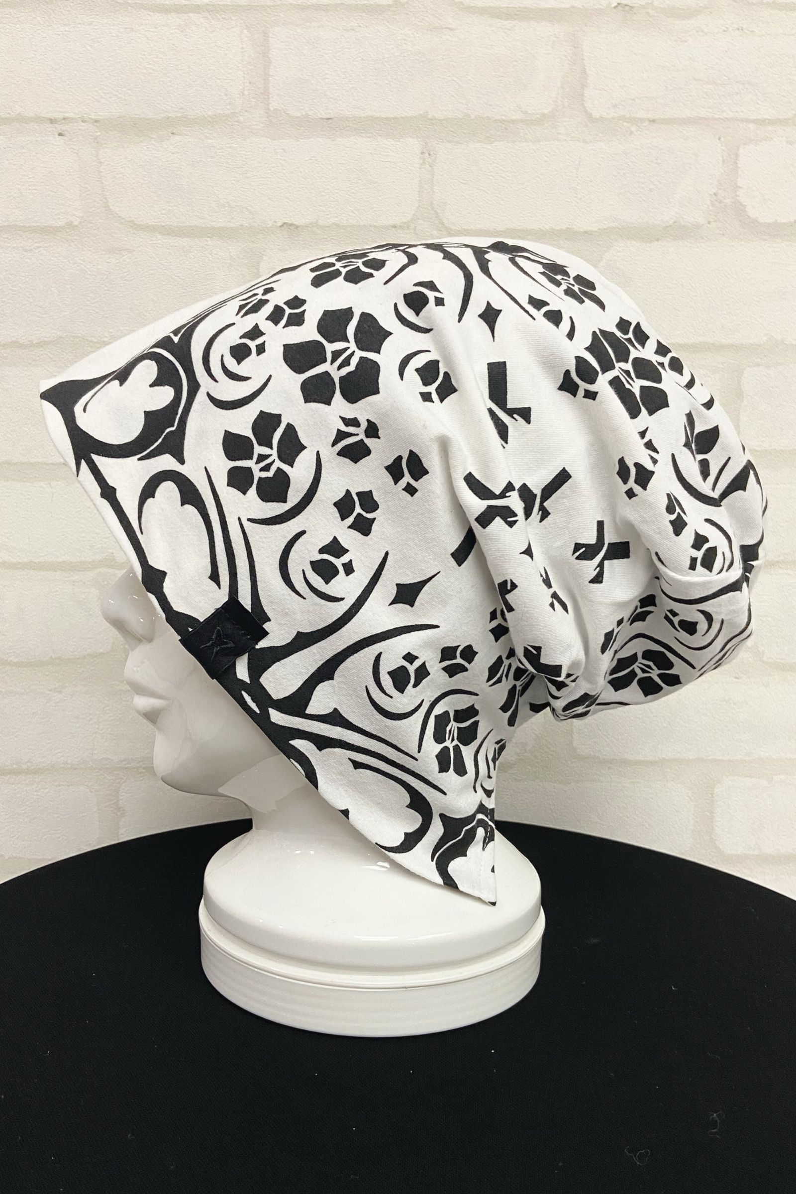 Cap ニットキャップ BANDANA BEATENJIKU / White×Black 【kiryuyrik】