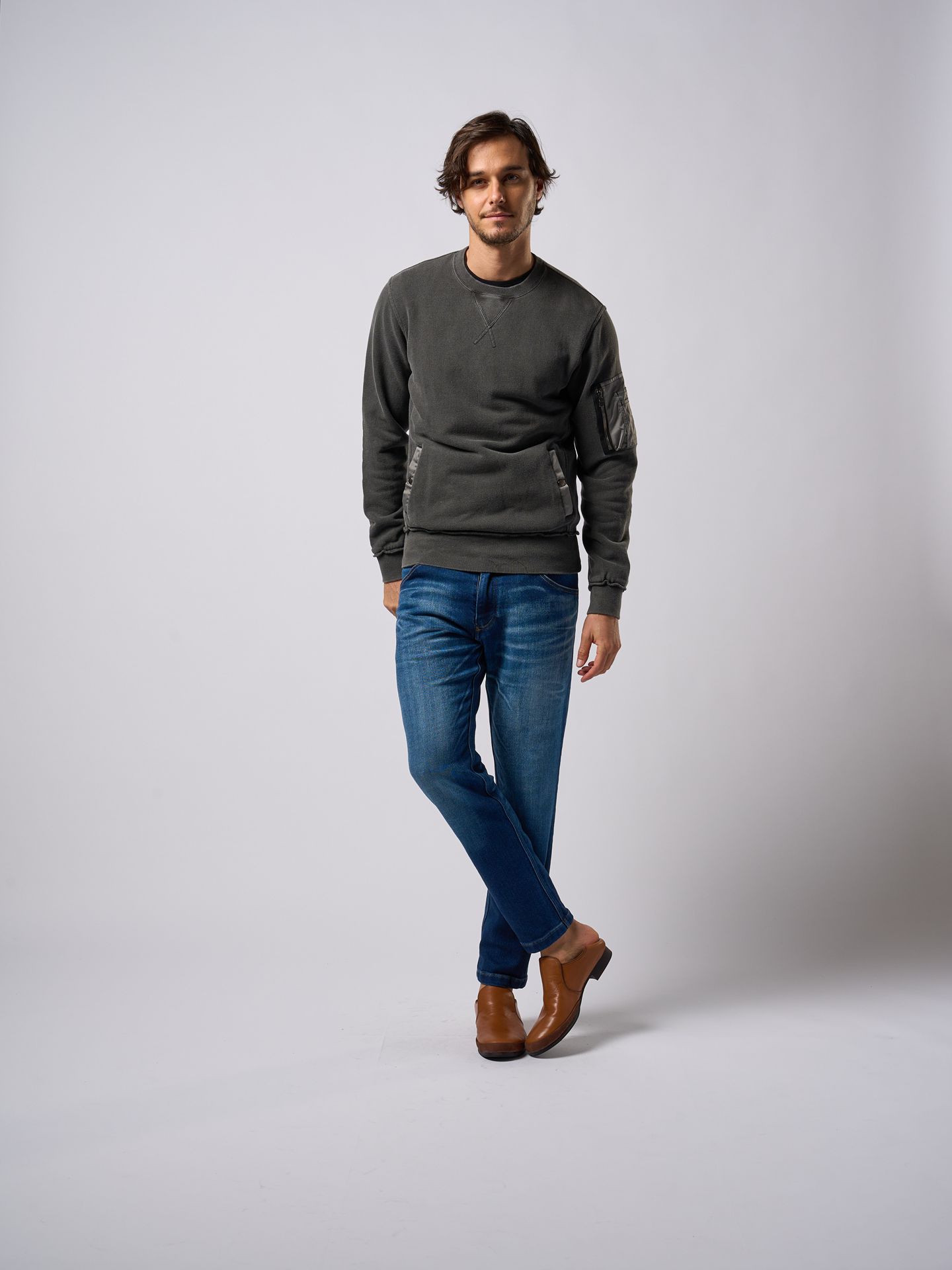 【予約品9月19日 10時締め】 MA-1 sweatshirt / プルオーバースウェット / ブラック