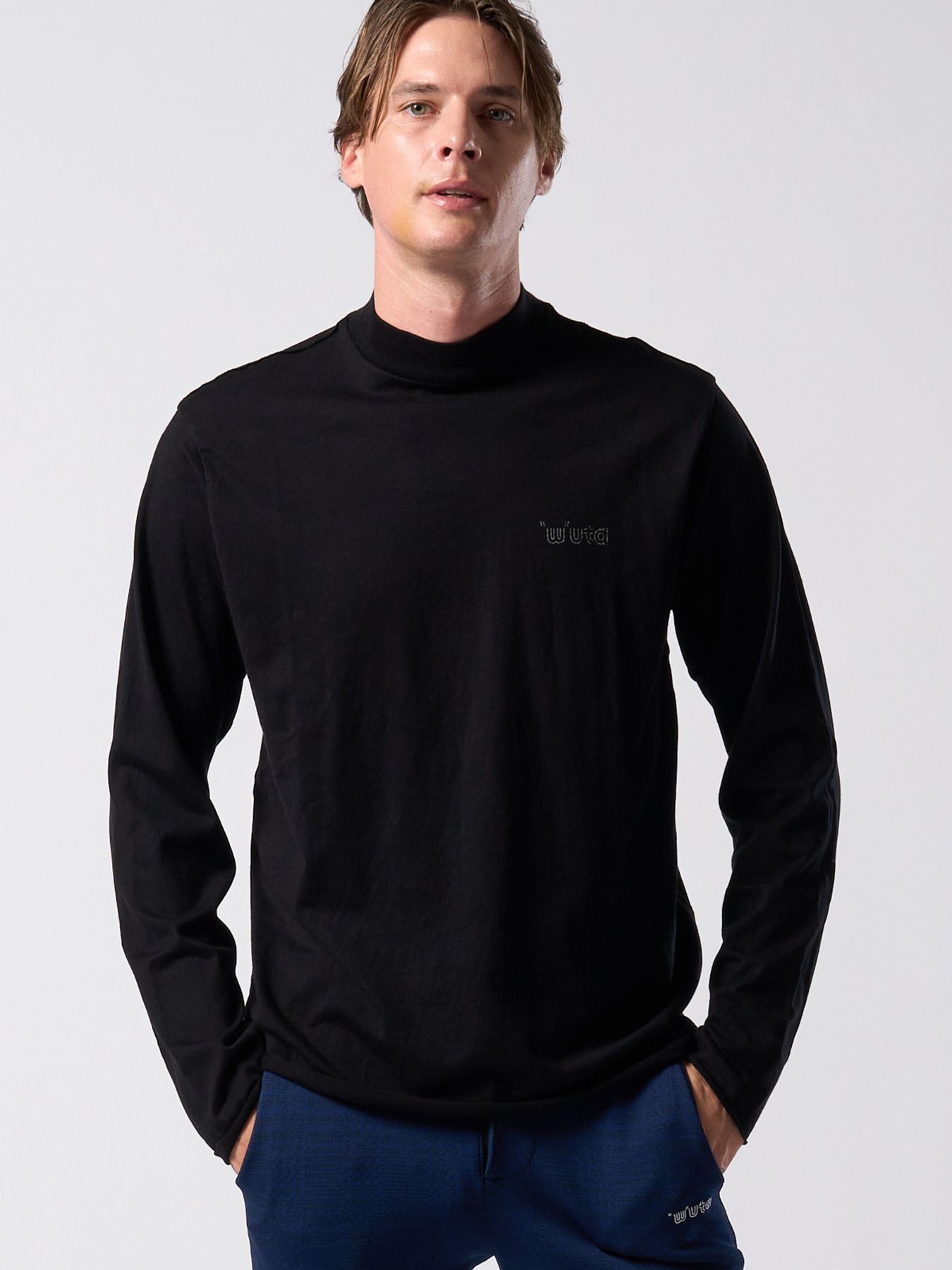 【予約品】muta × wjk collection：cut-off mock-neck L-S(printed) / モックネックロングスリーブカットソー / ディープブラック