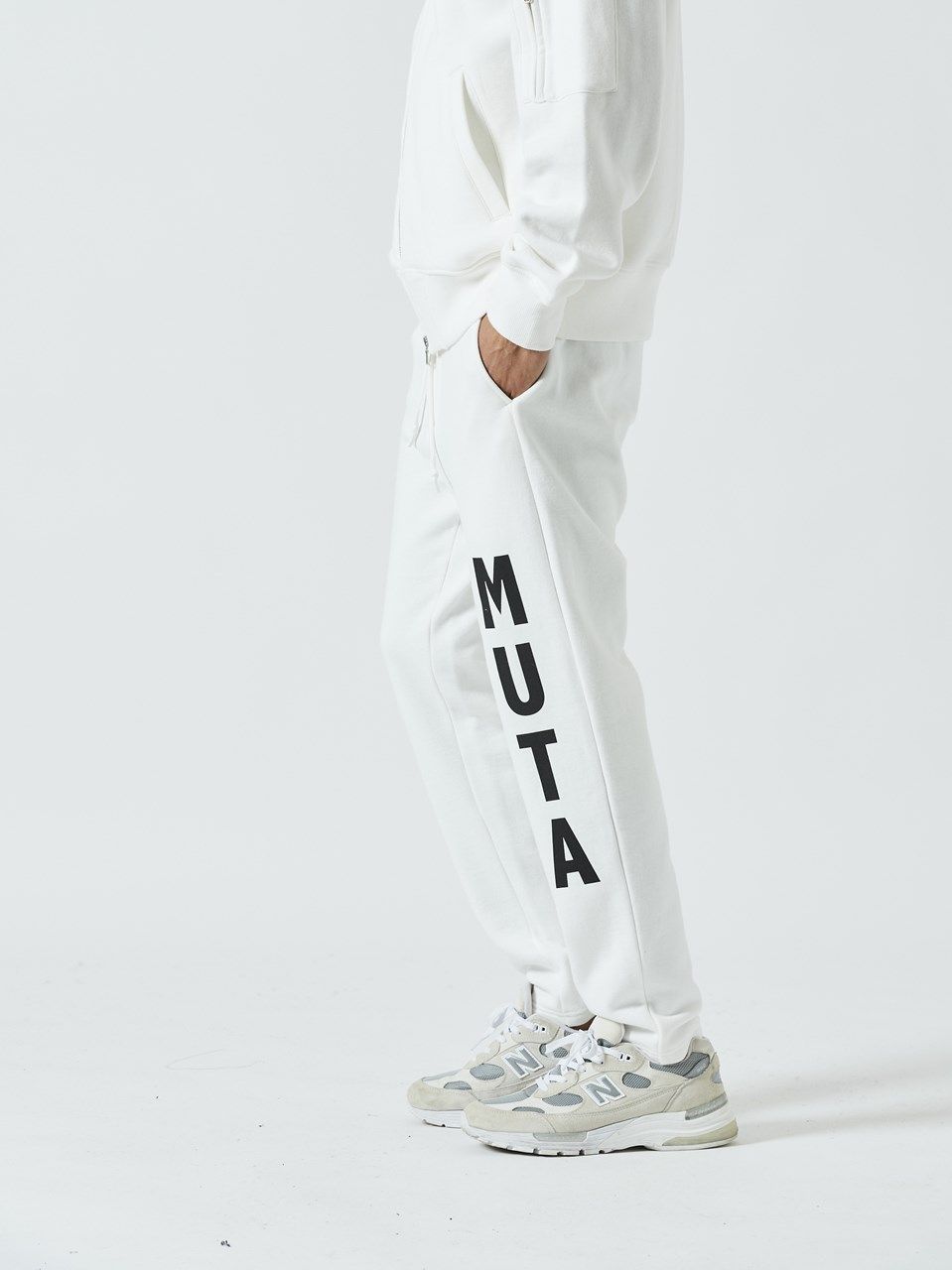 (予約品) muta Narrow Sweatpant / スウェットパンツ/ ホワイト 【Acanthus×muta】 10月上旬頃入荷予定