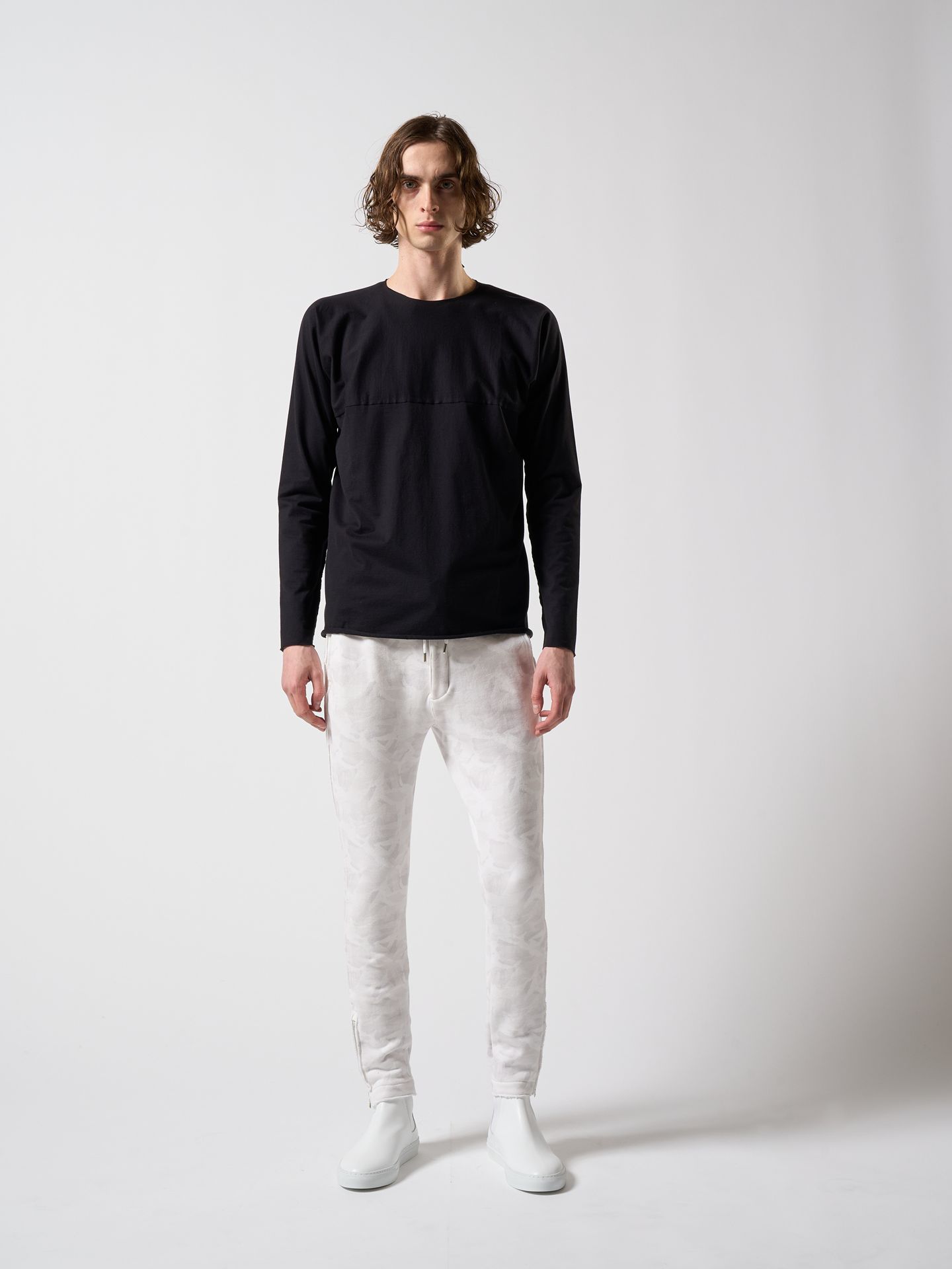 【予約品】 minimalism cut&sewn / Tシャツ / ブラック