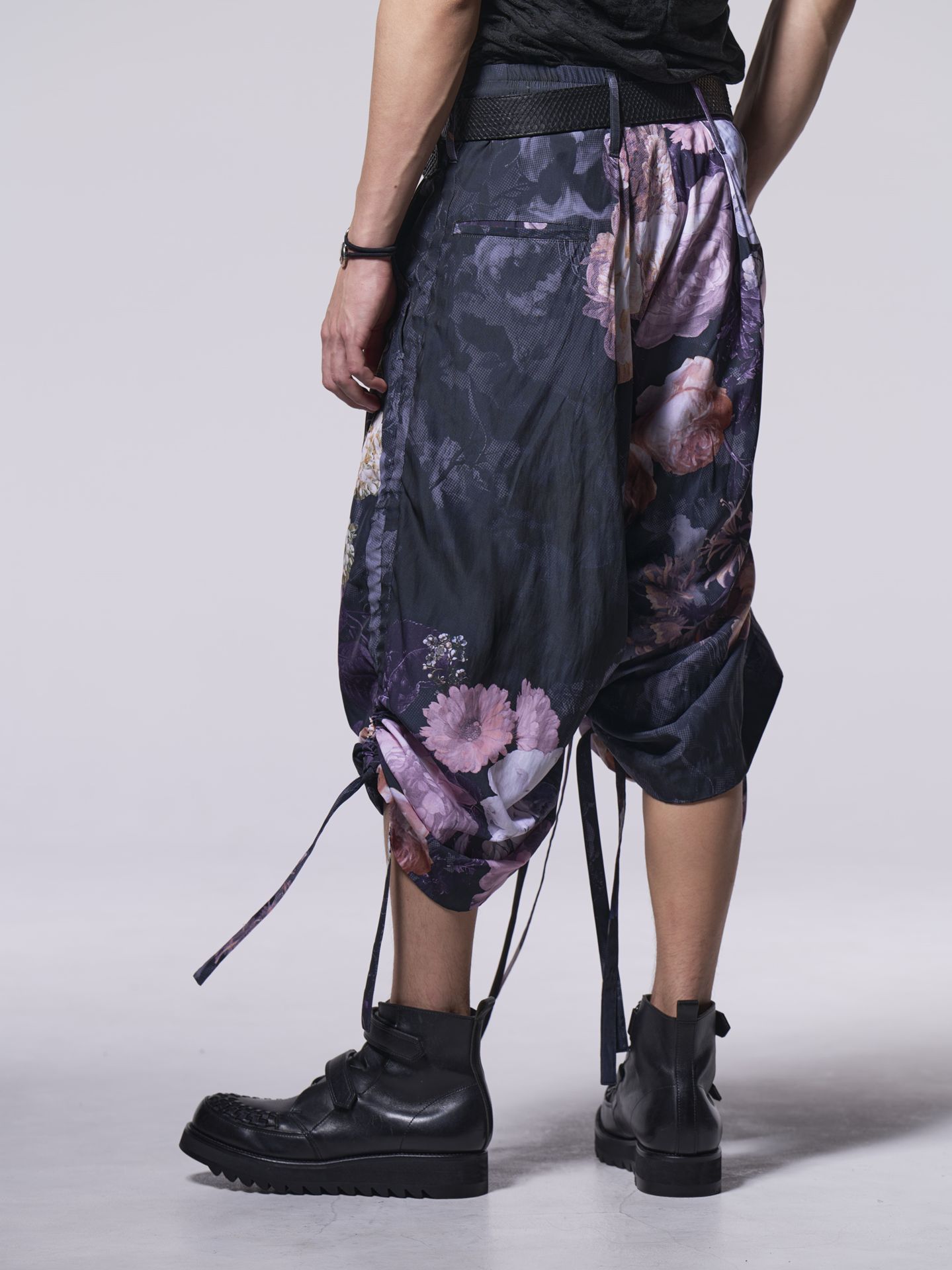 《予約品》 SharringWideTuckSlacks / ワイドタックスラックス / ブラック・フローラ柄