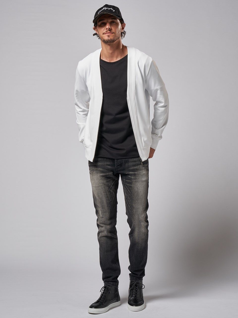 《予約品》 wide cut-off crew-neck S/S / Tシャツ / ブラック