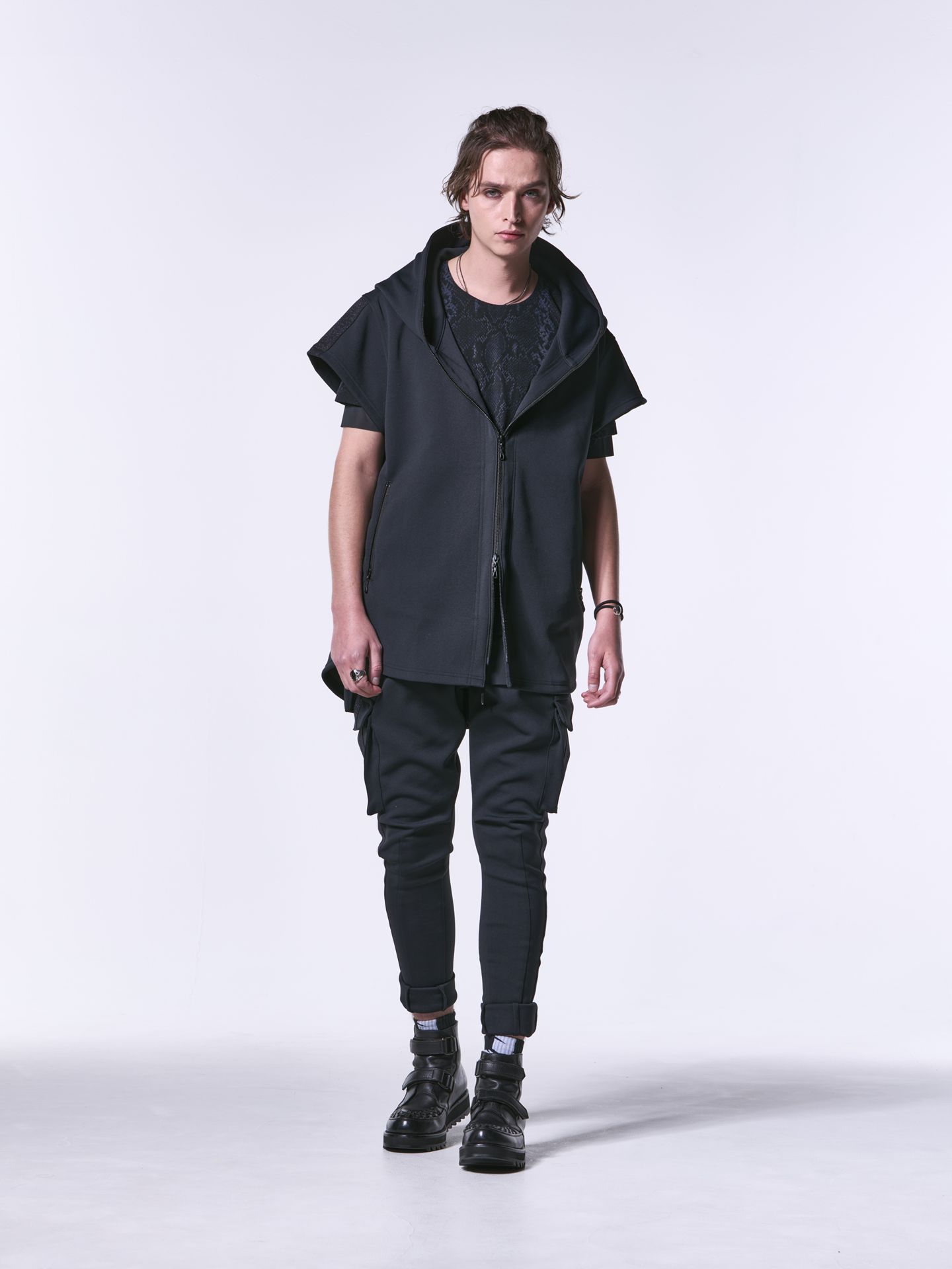 《予約品》 ShortSleevesHoodie / ショートスリーブパーカー / ブラック