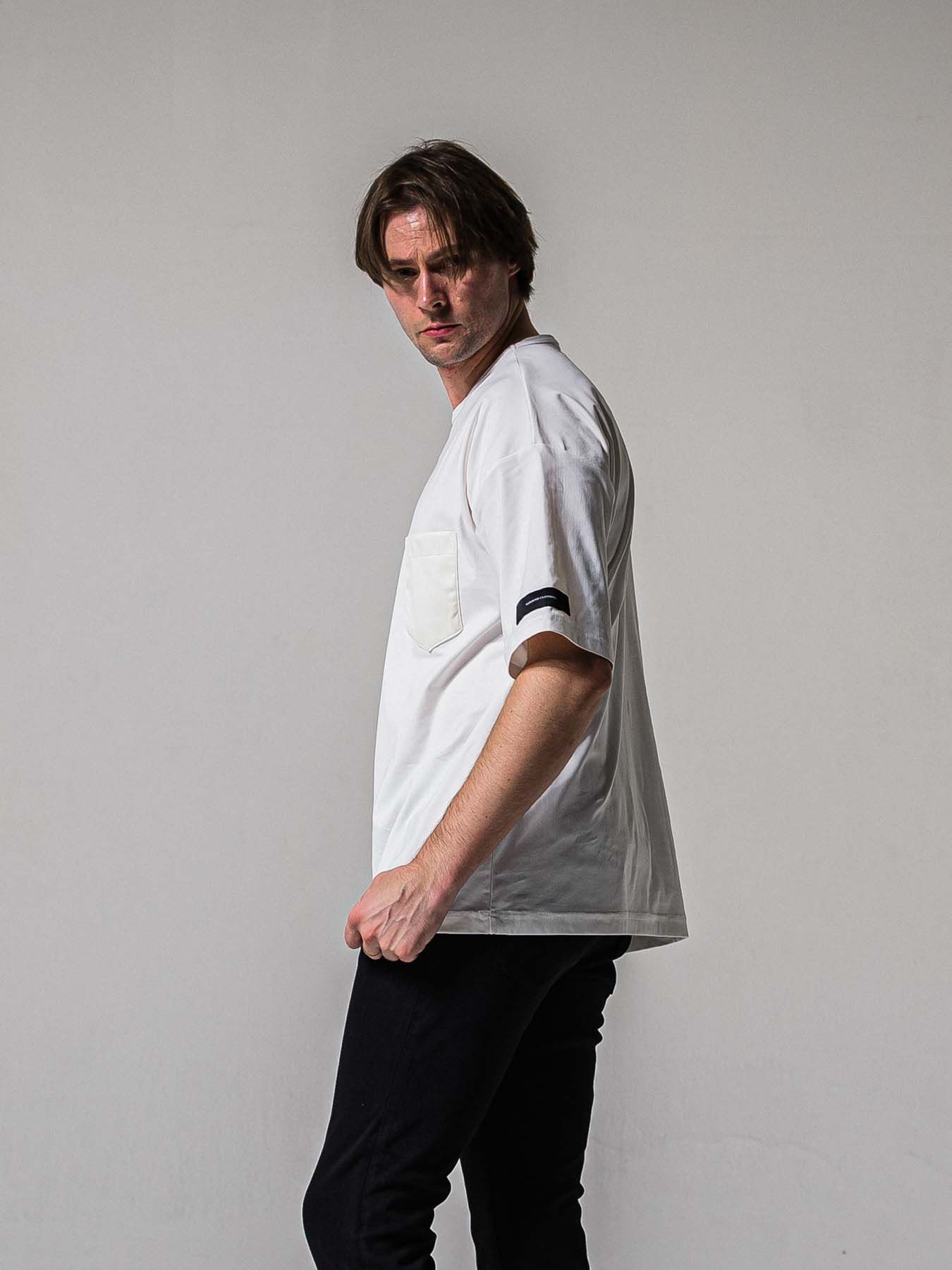 【予約品 11月16日(日) 締切】LEATER POCKET OVER NYLON T / エコレザーポケット ルーズTシャツ / ホワイト