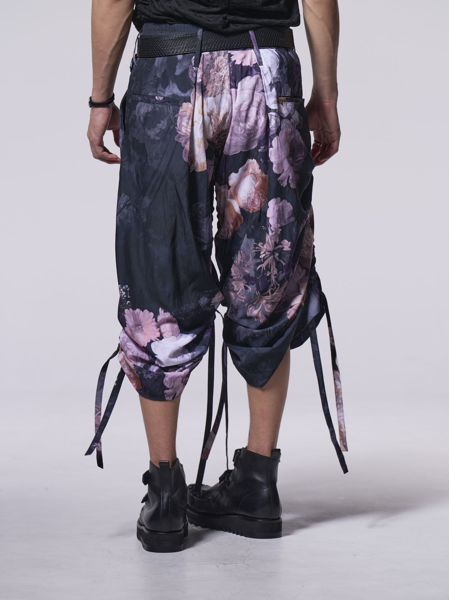 《予約品》 SharringWideTuckSlacks / ワイドタックスラックス / ブラック・フローラ柄