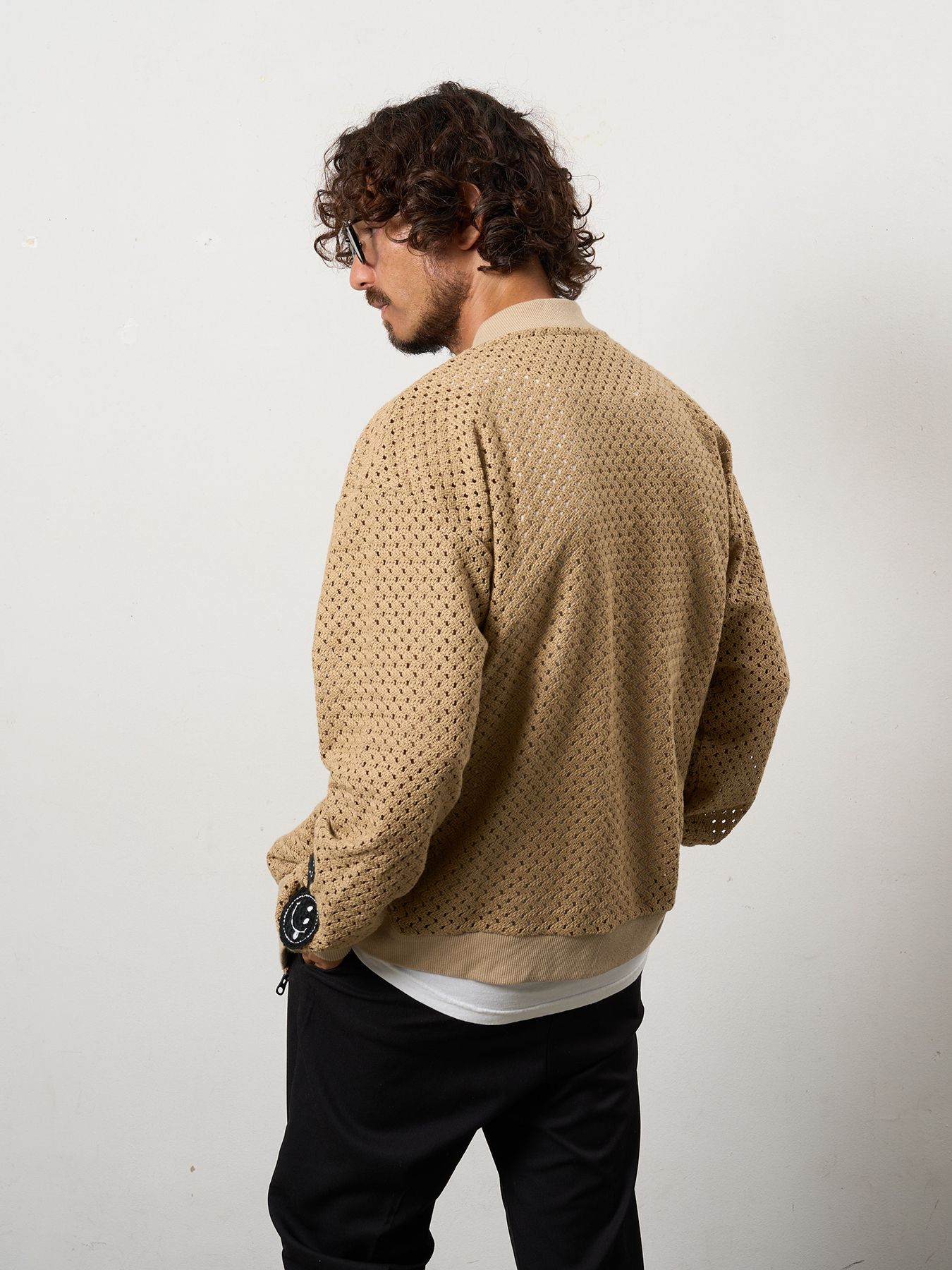 【予約品 10月16日(木) 締切】コットンラッセルメッシュ ハンドニット ワッペン ビッグジップブルゾン / ベージュ