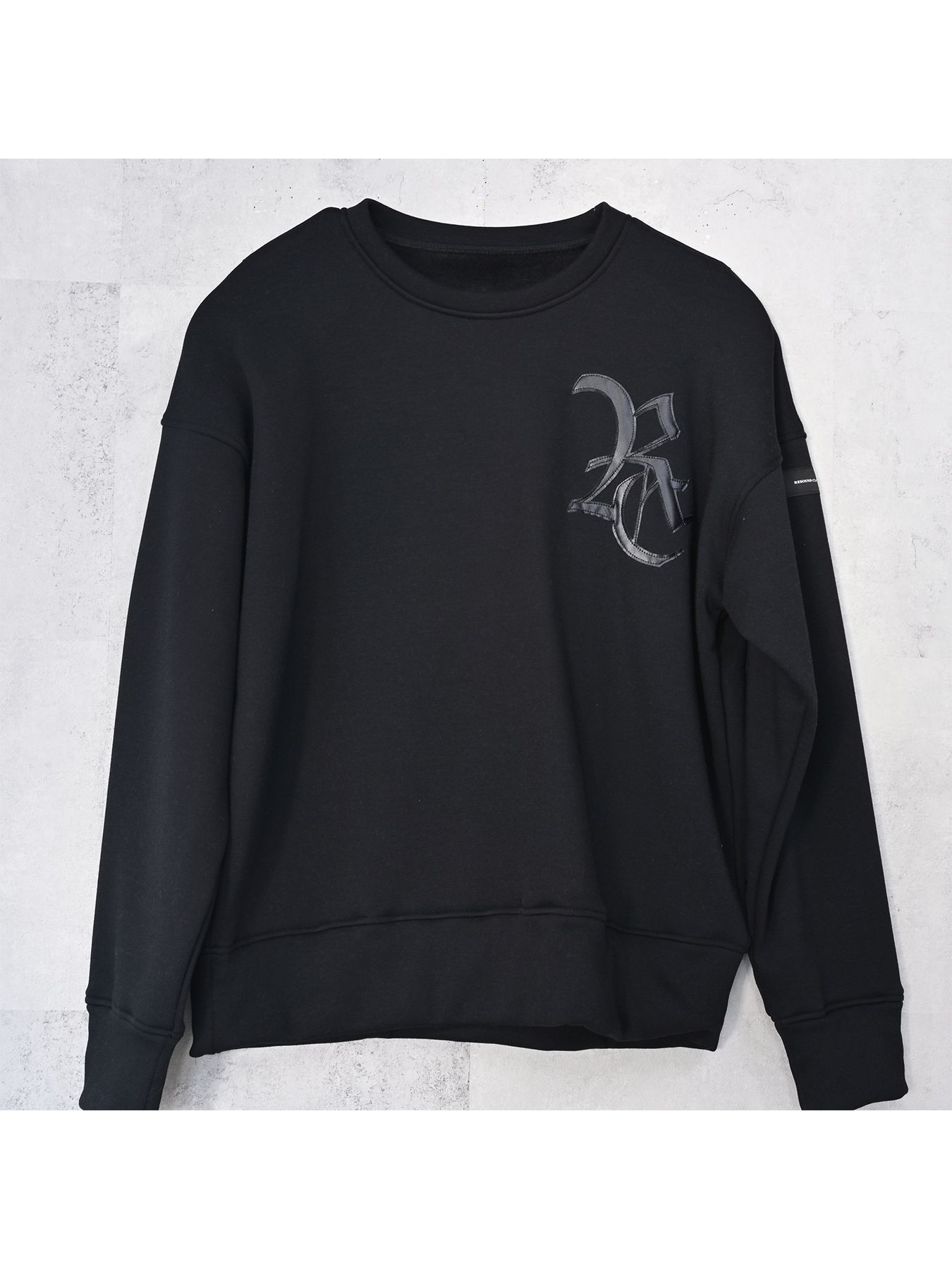 【予約品 9月6日(日) 締切】RC VELOURS FLEECE DROP TRAINER / RCレザーワッペン 裏起毛 ルーズトレーナー / ブラック