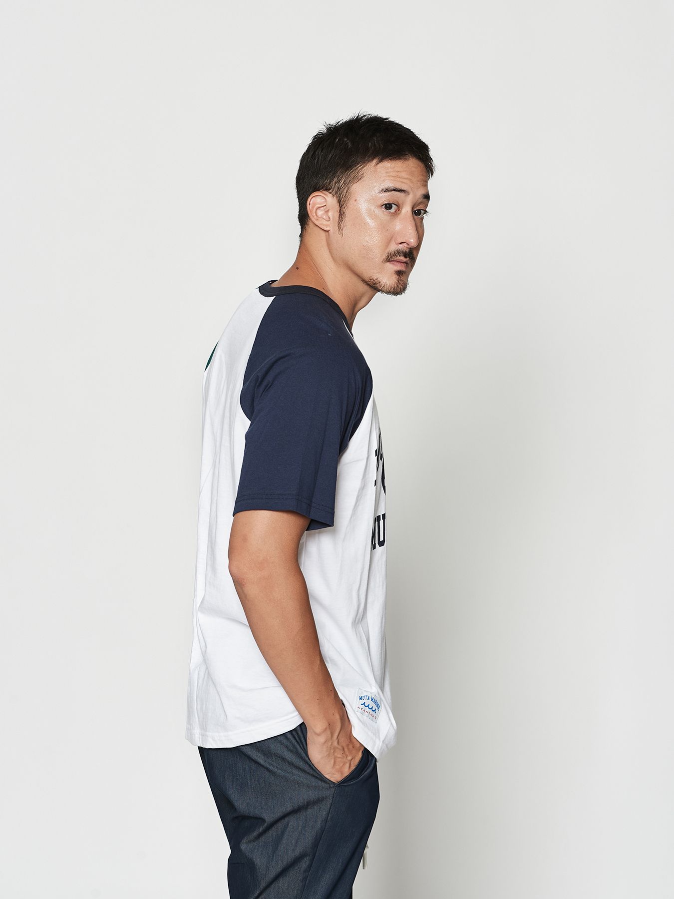 【予約品 10月9日(木) 締切】muta College Logo Raglan Sleeves Tee / ラグランTシャツ / ホワイト×グリーン【Acanthus × muta MARINE】