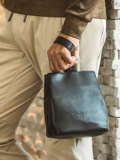PU LEATHER MINIMALIST KINCHAKU / シンセティックレザーミニバック / ブラック