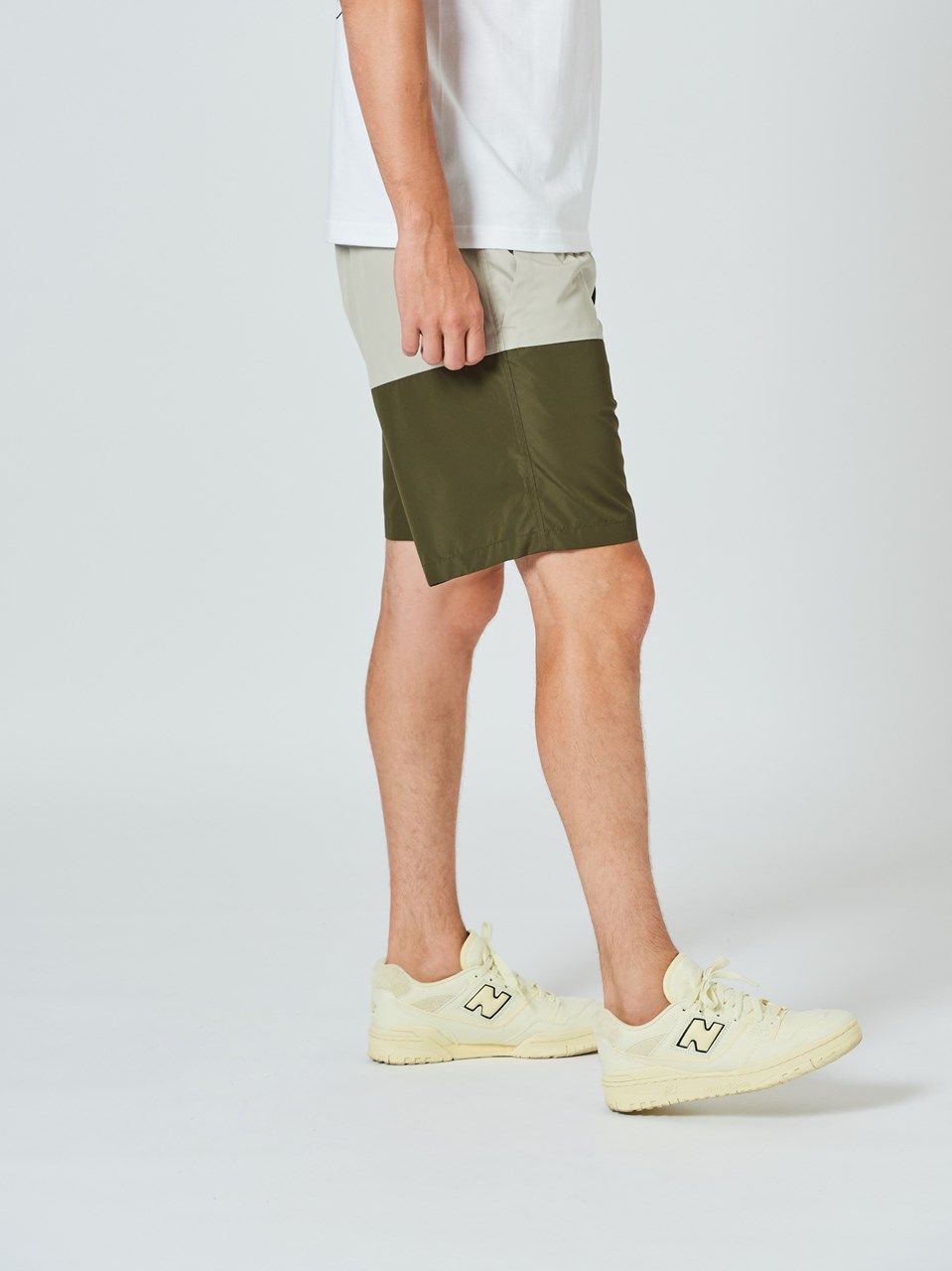 (予約品2023年10月19日18時締め) Light Shell Shorts / ショートパンツ / カーキ