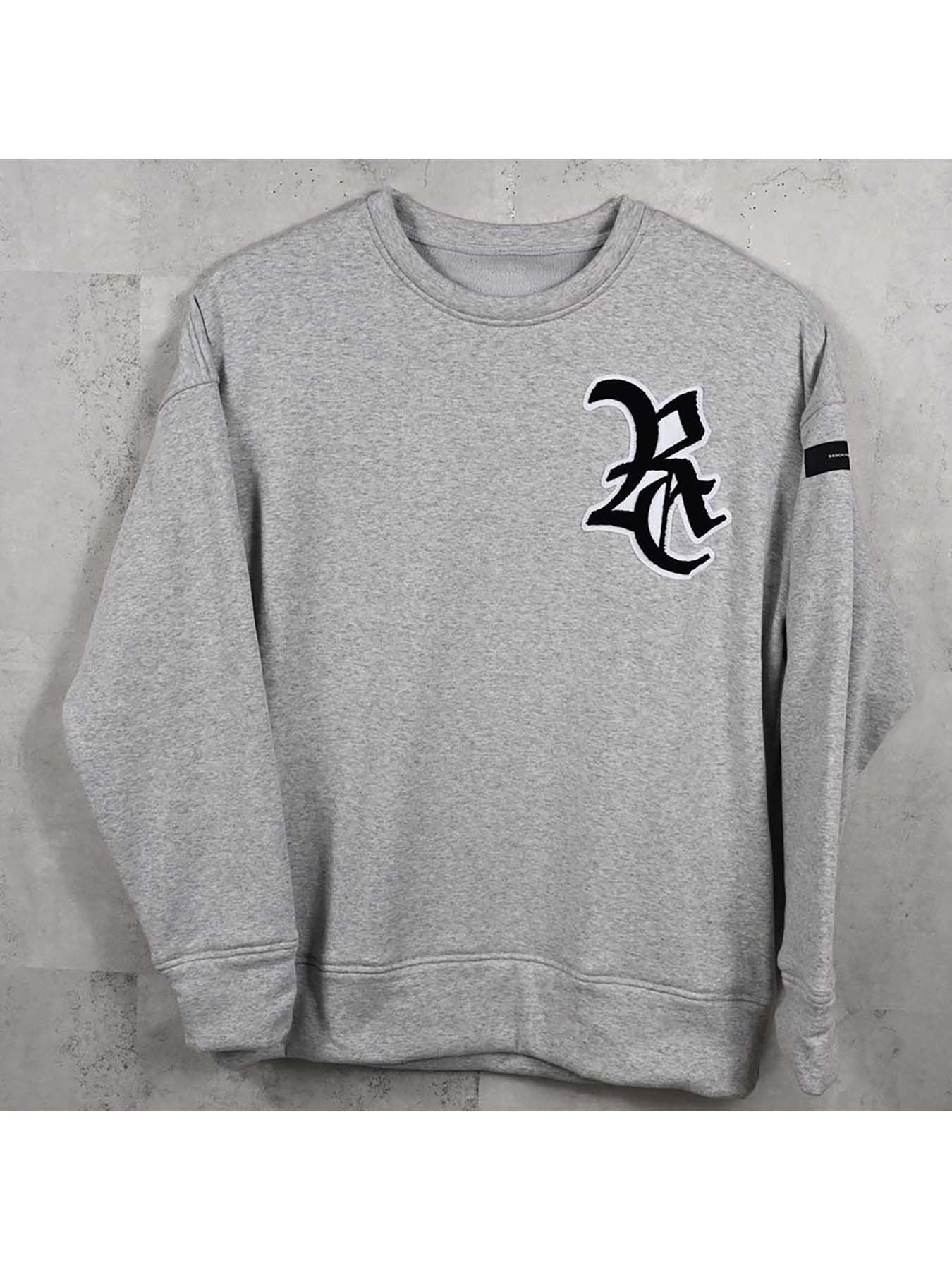【予約品 8月31日(日) 締切】RC CHENILLE VELOURS FLEECE DROP TRAINER / RCサガラ刺繍ワッペン ベロアフリース ドロップショルダートレーナー / グレー