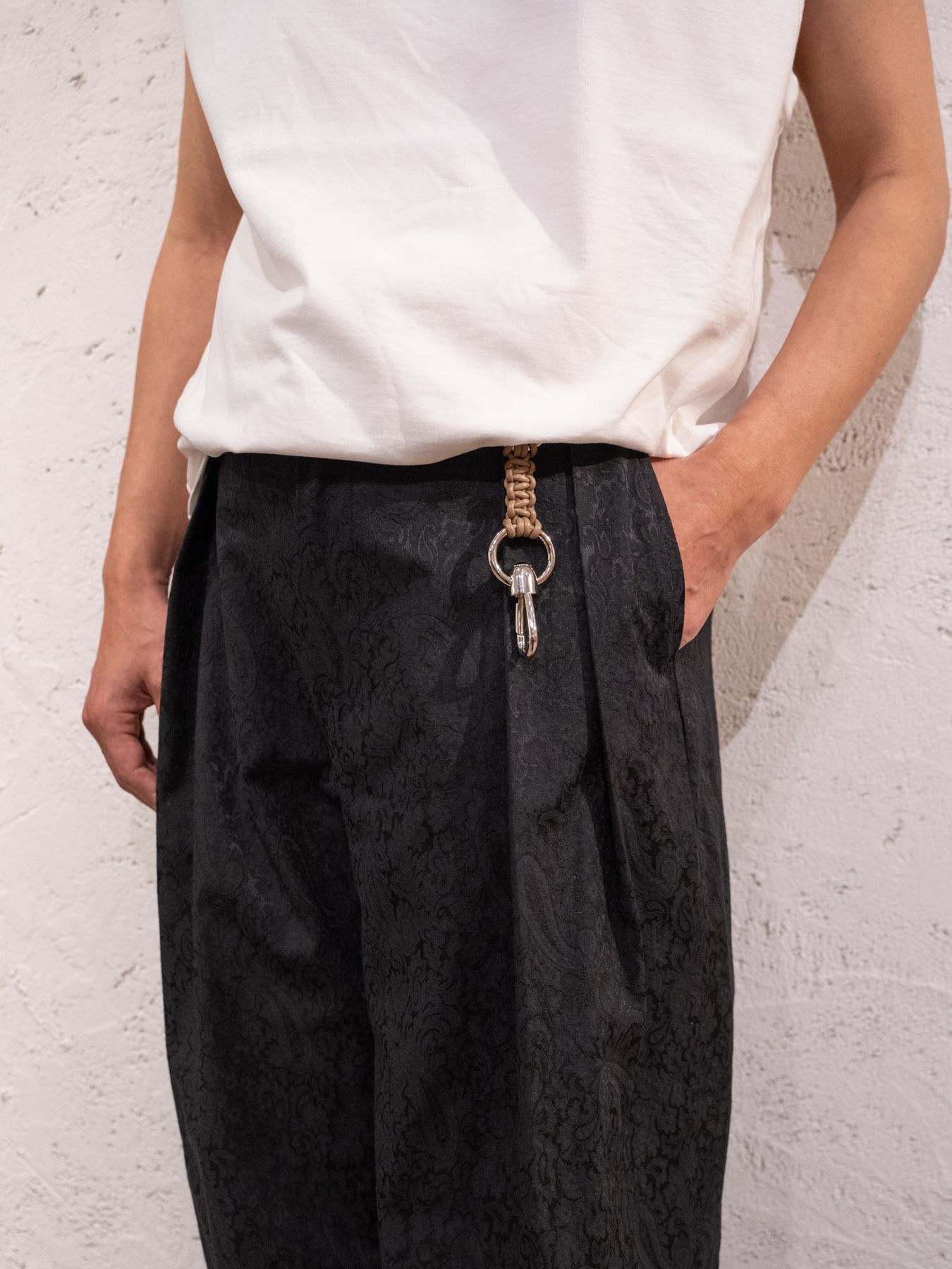 《予約品》 LEATHER BRAID HOOK CARABINER / キーホルダー / キャメル 【Iroquois.SENTI】